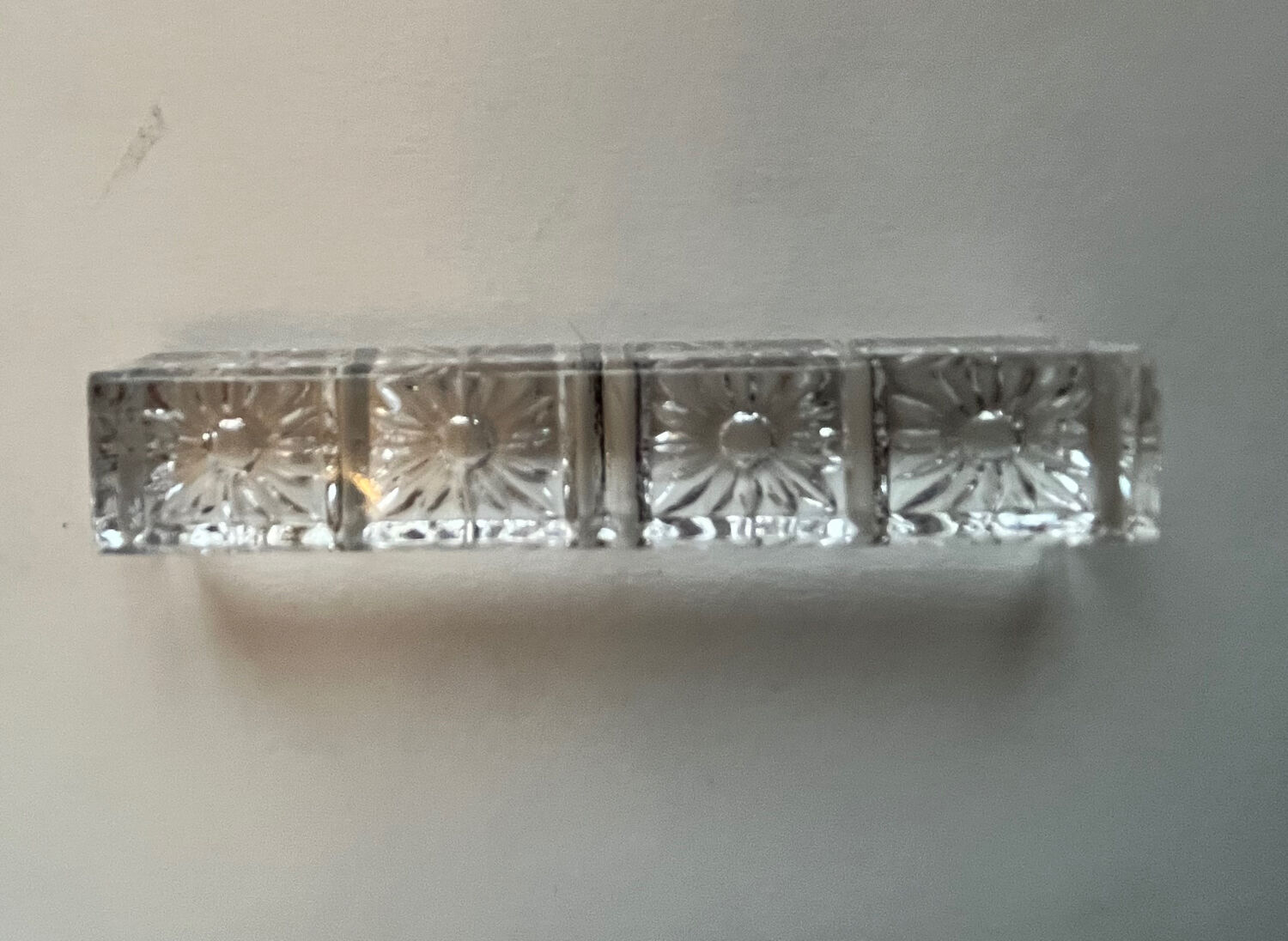 Crystal knife holder