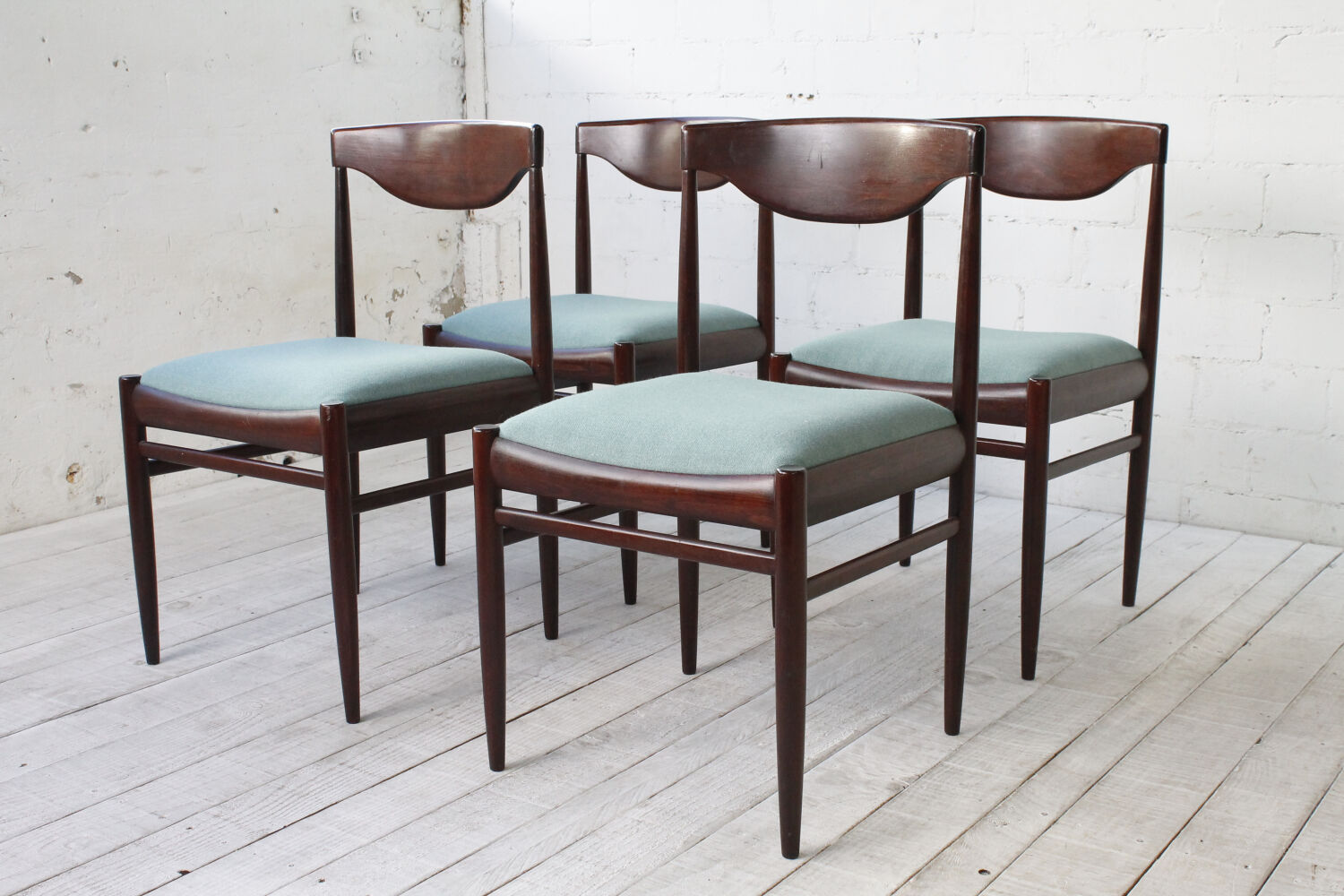 Set of 4 dining chairs