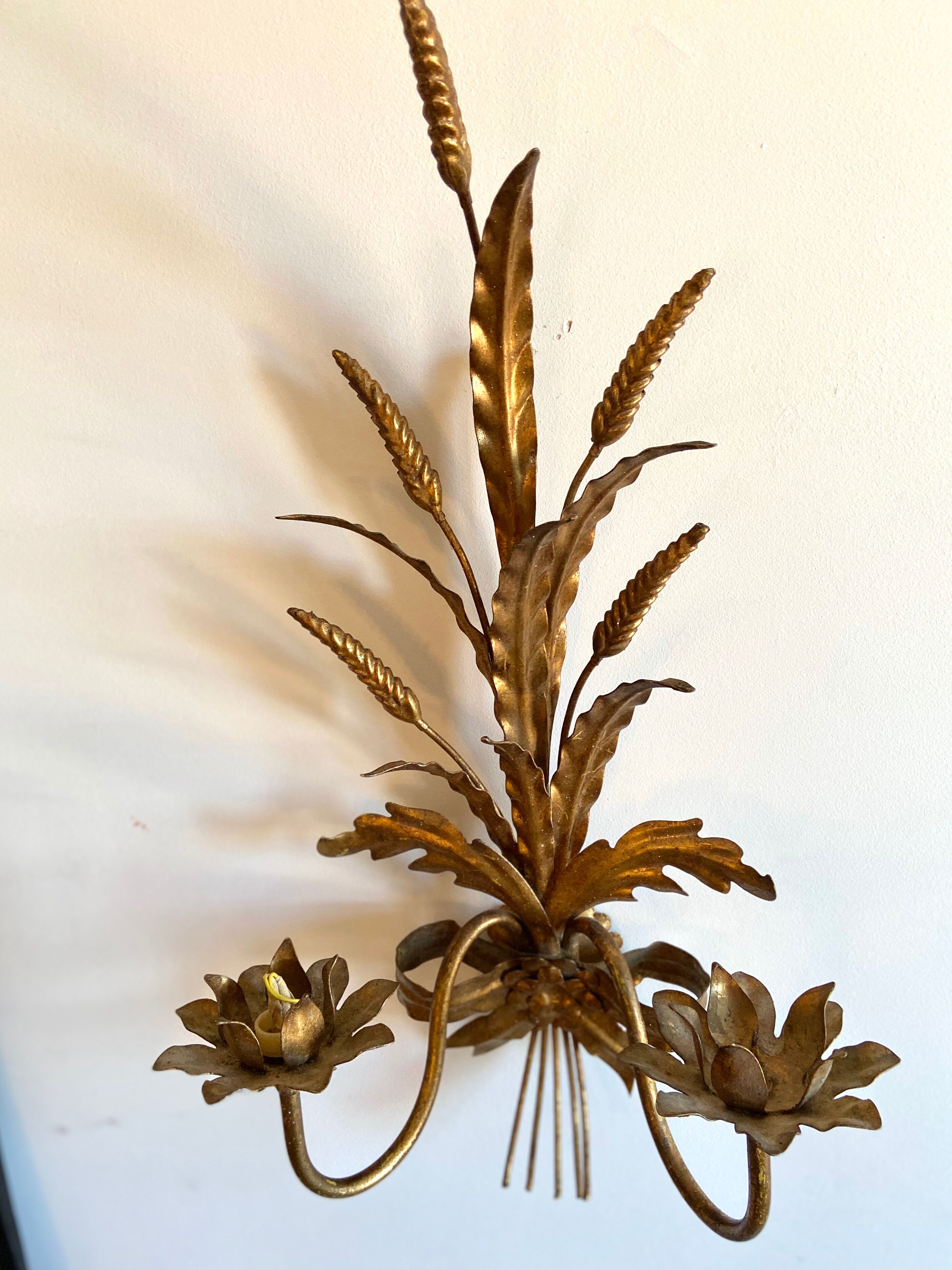 Golden metal wheat ear applicator, 1950s
