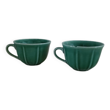2 vintage cups