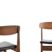 4 chaises en teck et similicuir, milieu XXème