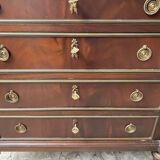 Petite commode en acajou de style Louis XVI, d’époque XXeme