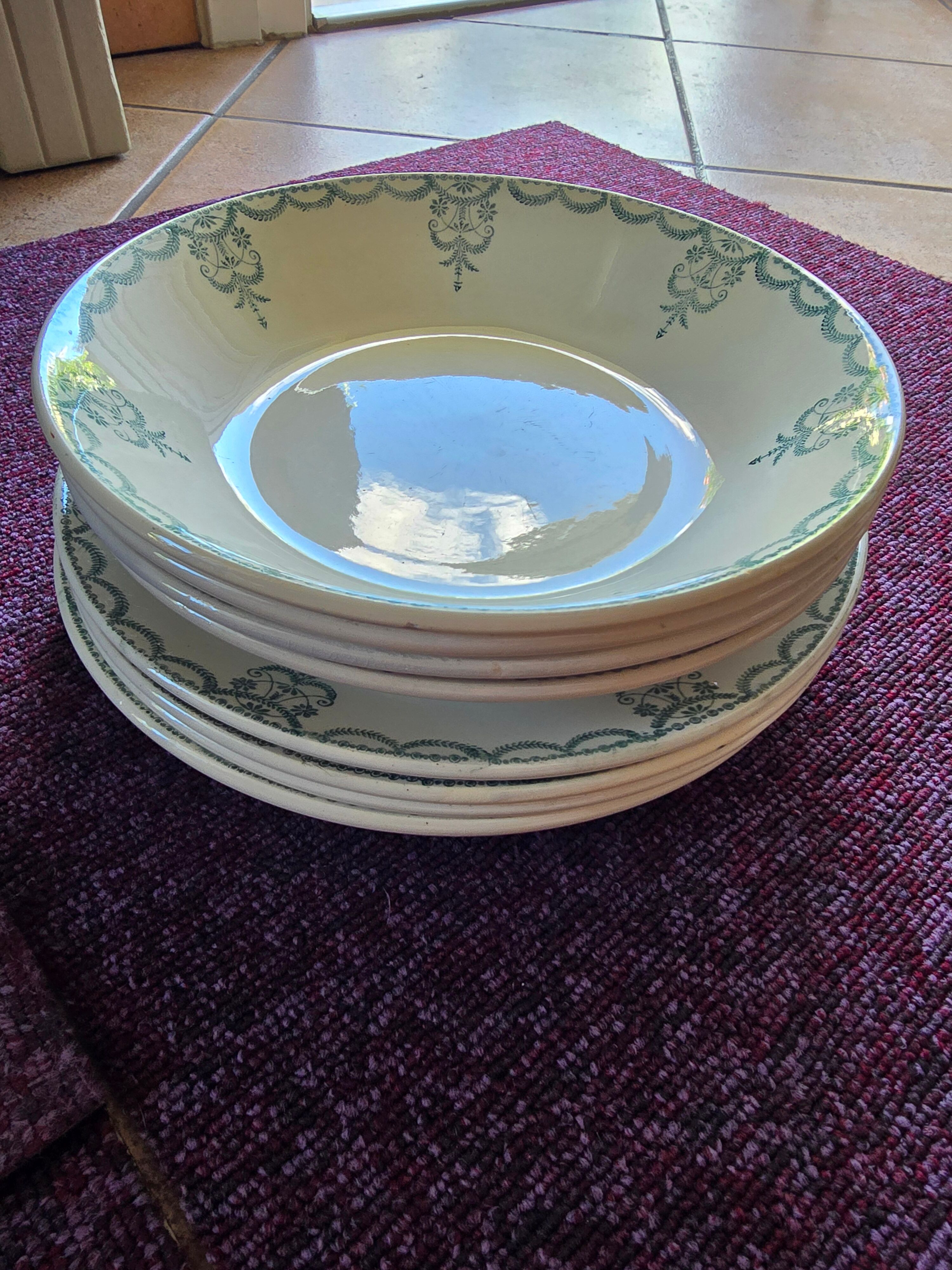 Lot 8 assiettes Moulin des Loups frise verte