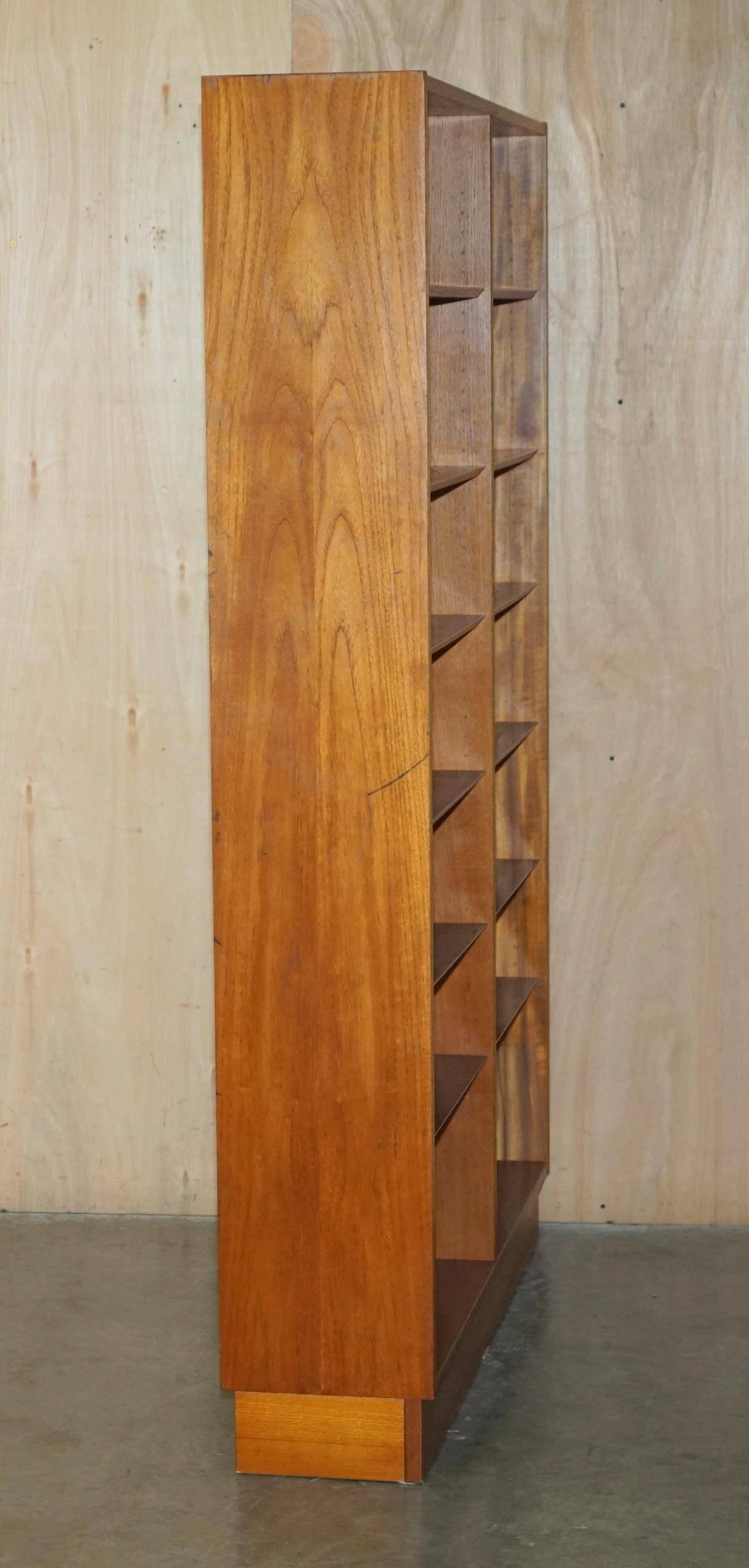 Pair of large open bookshelves Poul Hundevad Mid Century Modern in teak