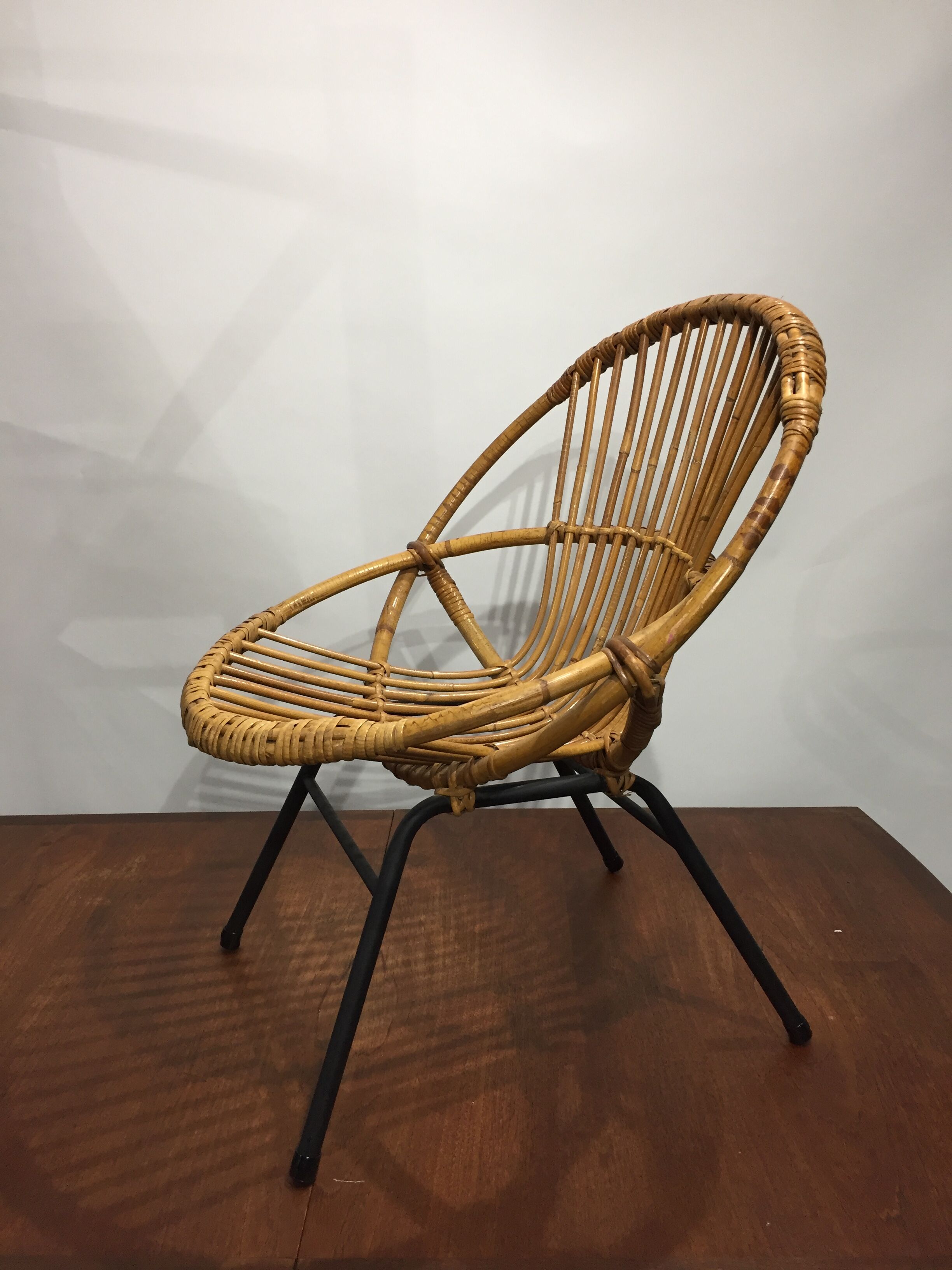 Armchair rattan basket