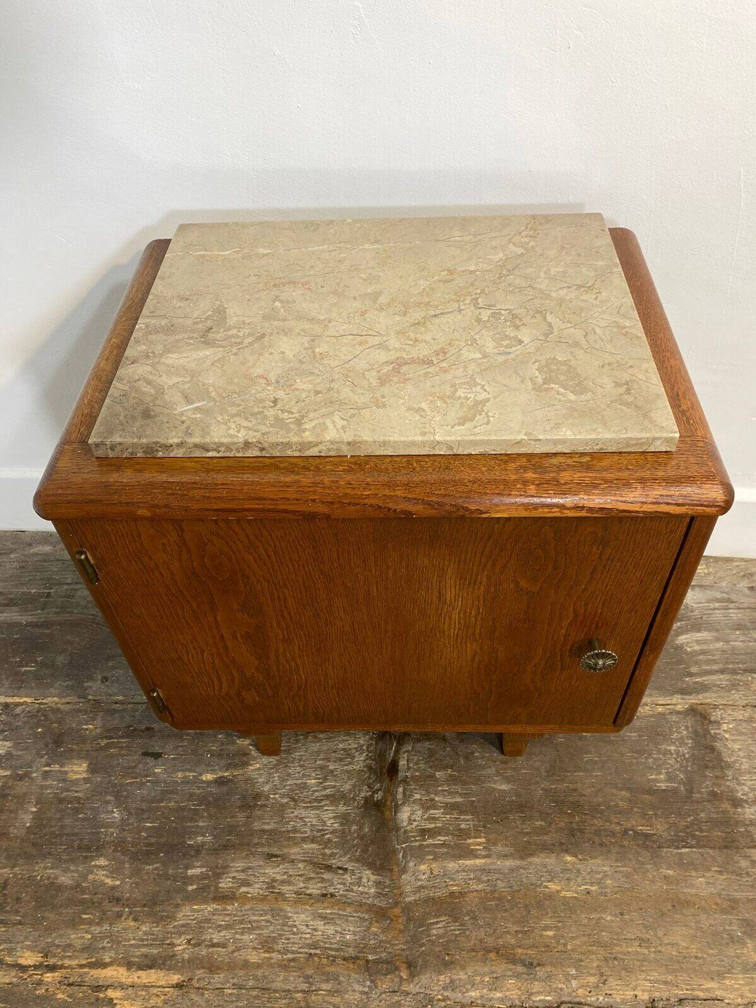 Petit meuble en bois à dessus de marbre, années 1950