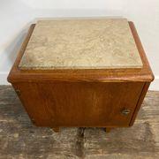 Petit meuble en bois à dessus de marbre, années 1950