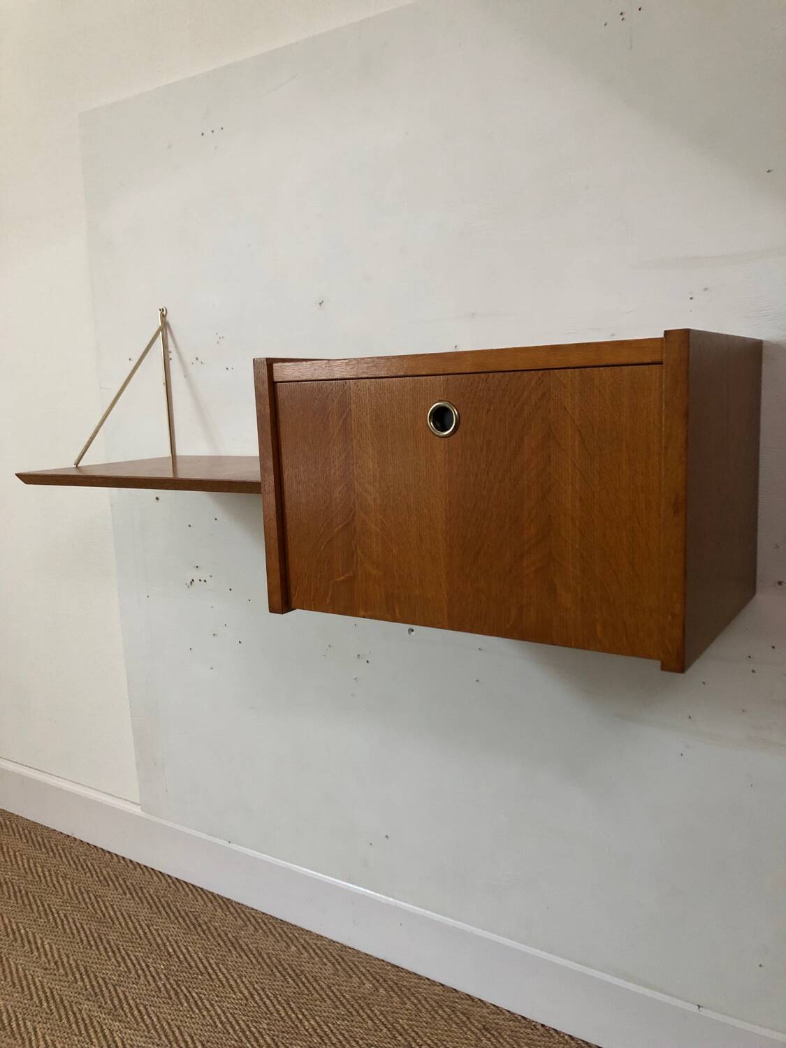Wall console