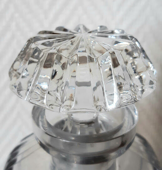 Art Deco diamond whisky deco decanter