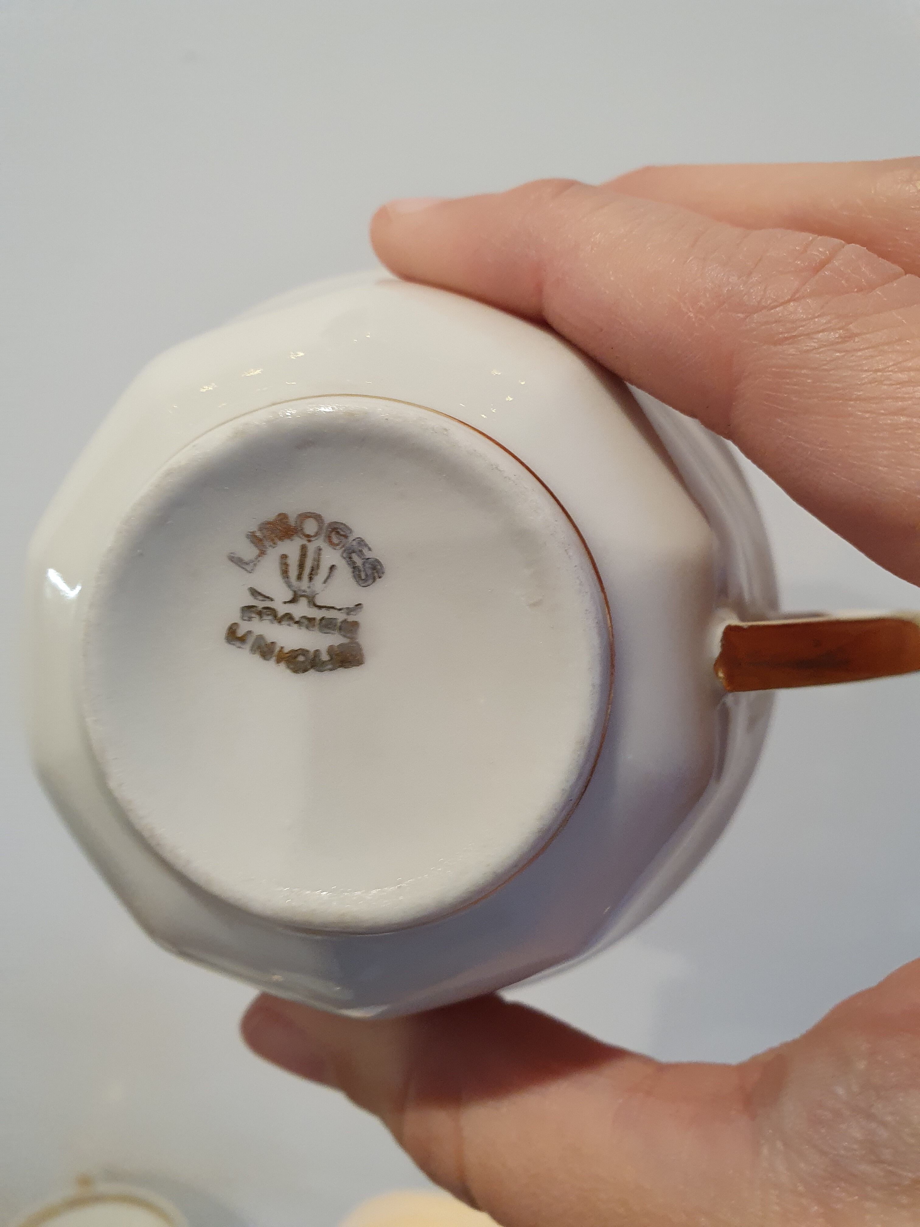 Service of 8 limoges porcelain cups