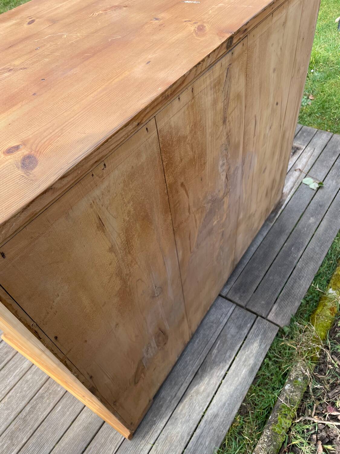 Commode ancienne en bois clair