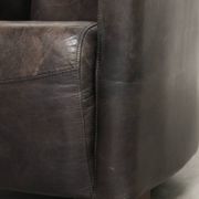 Ensemble vintage de 2 fauteuils en cuir de vachette au design Aviateur.