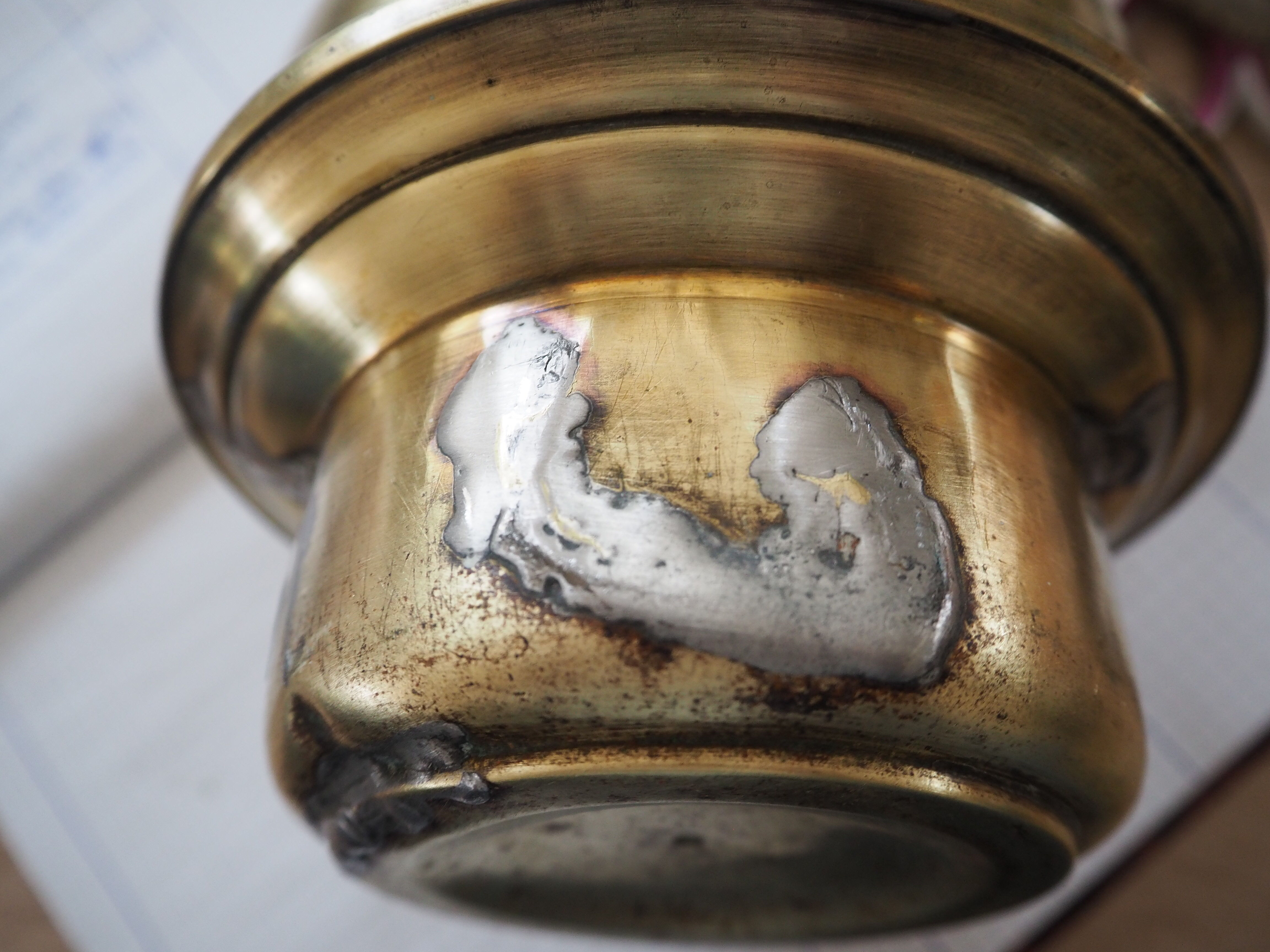 Old suspension in opaline and brass