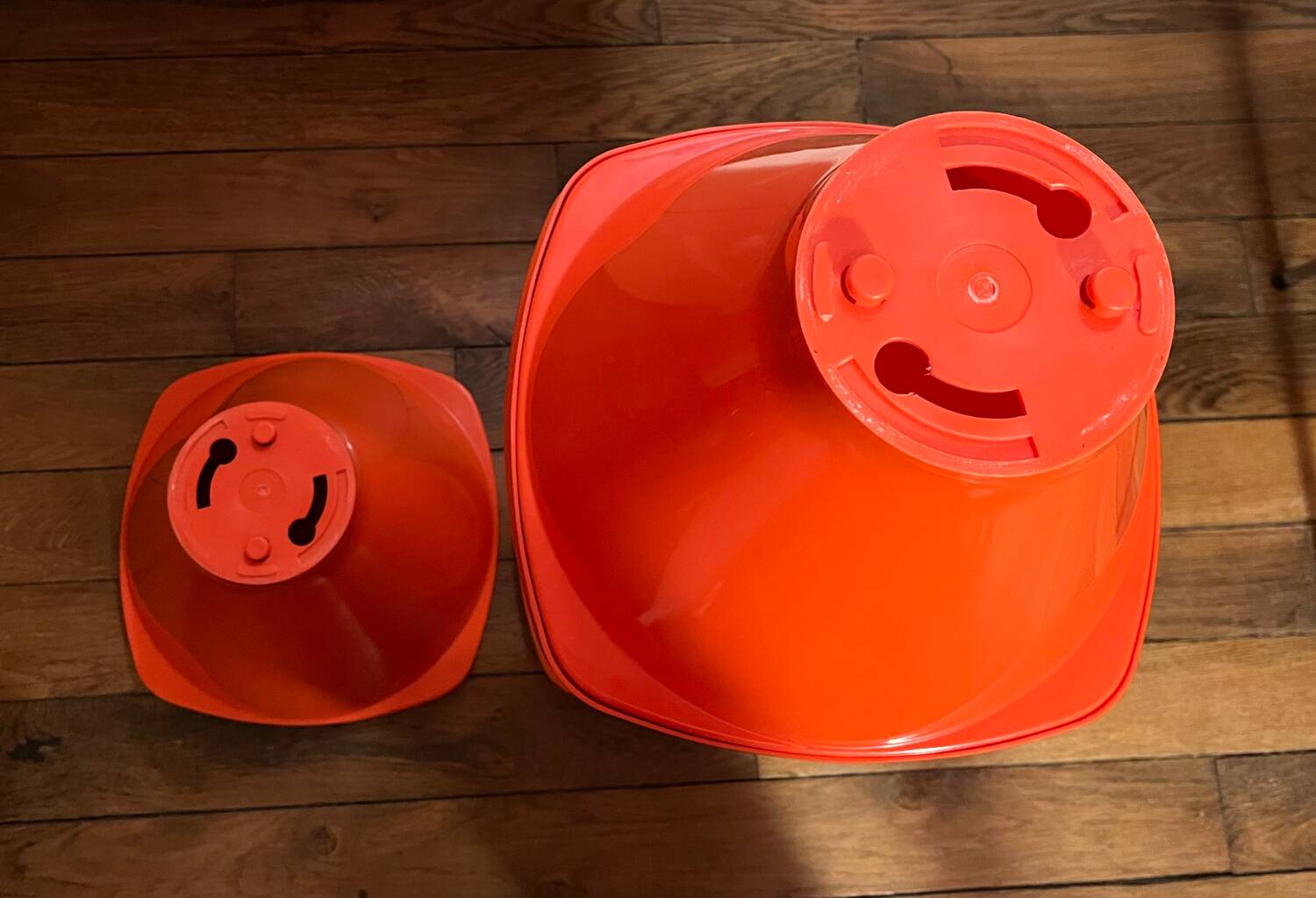 2 tabourets vintage orange Pola