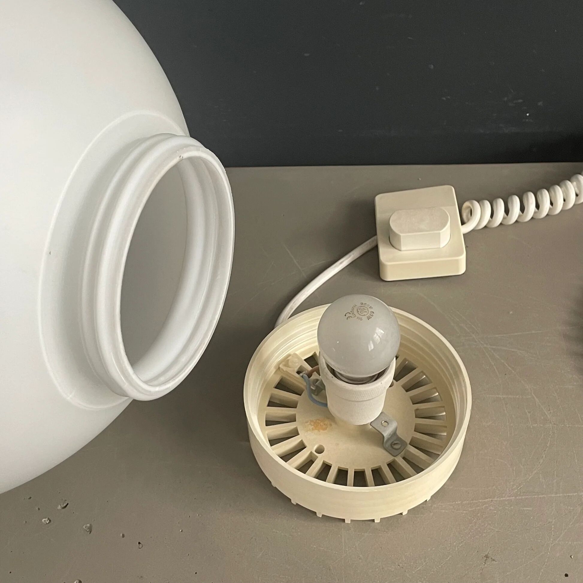 Lampe boule à poser vintage