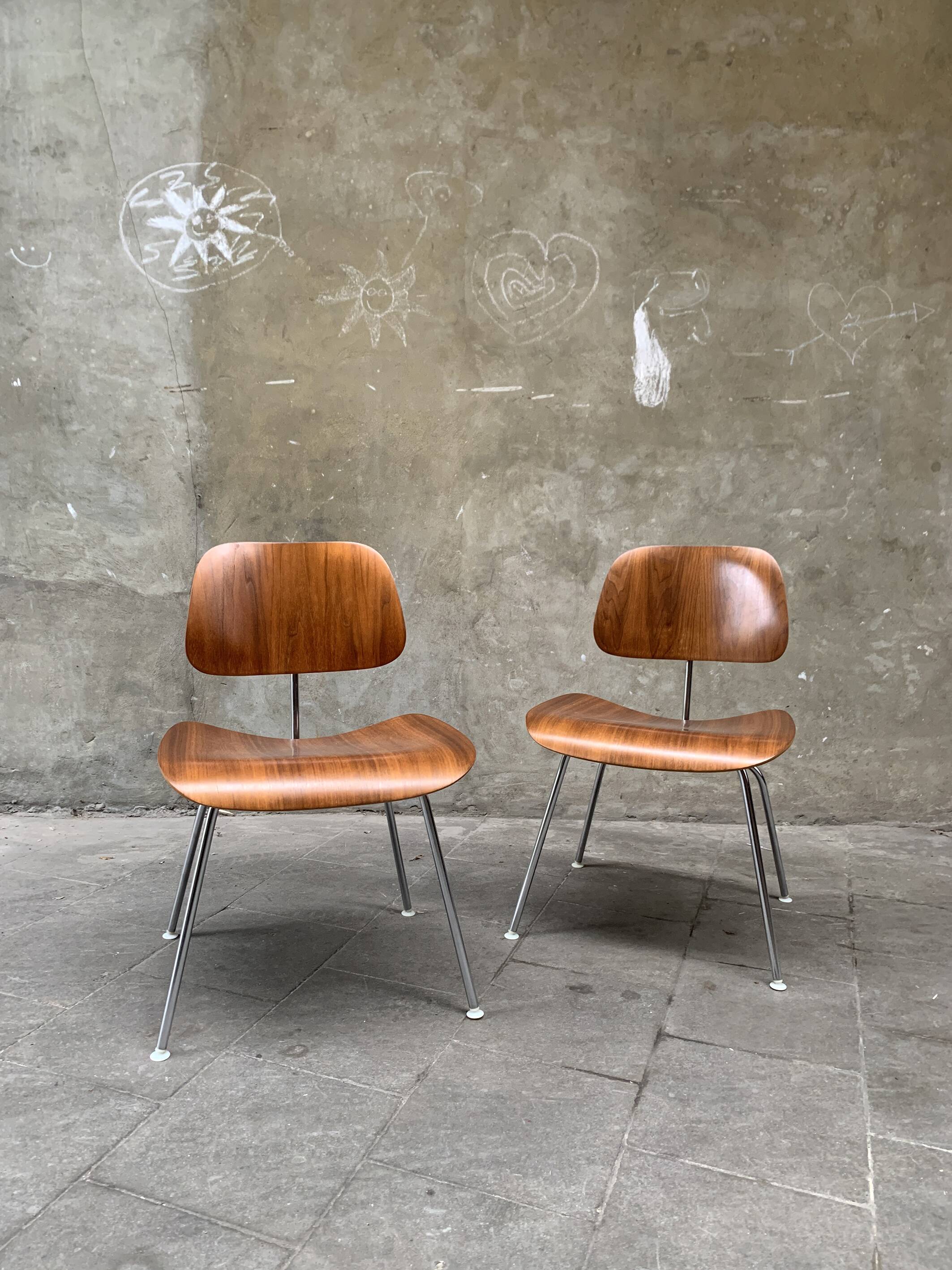 Chaises DCM Noyer Ray & Charles Eames Dining Chair Metal Herman Miller