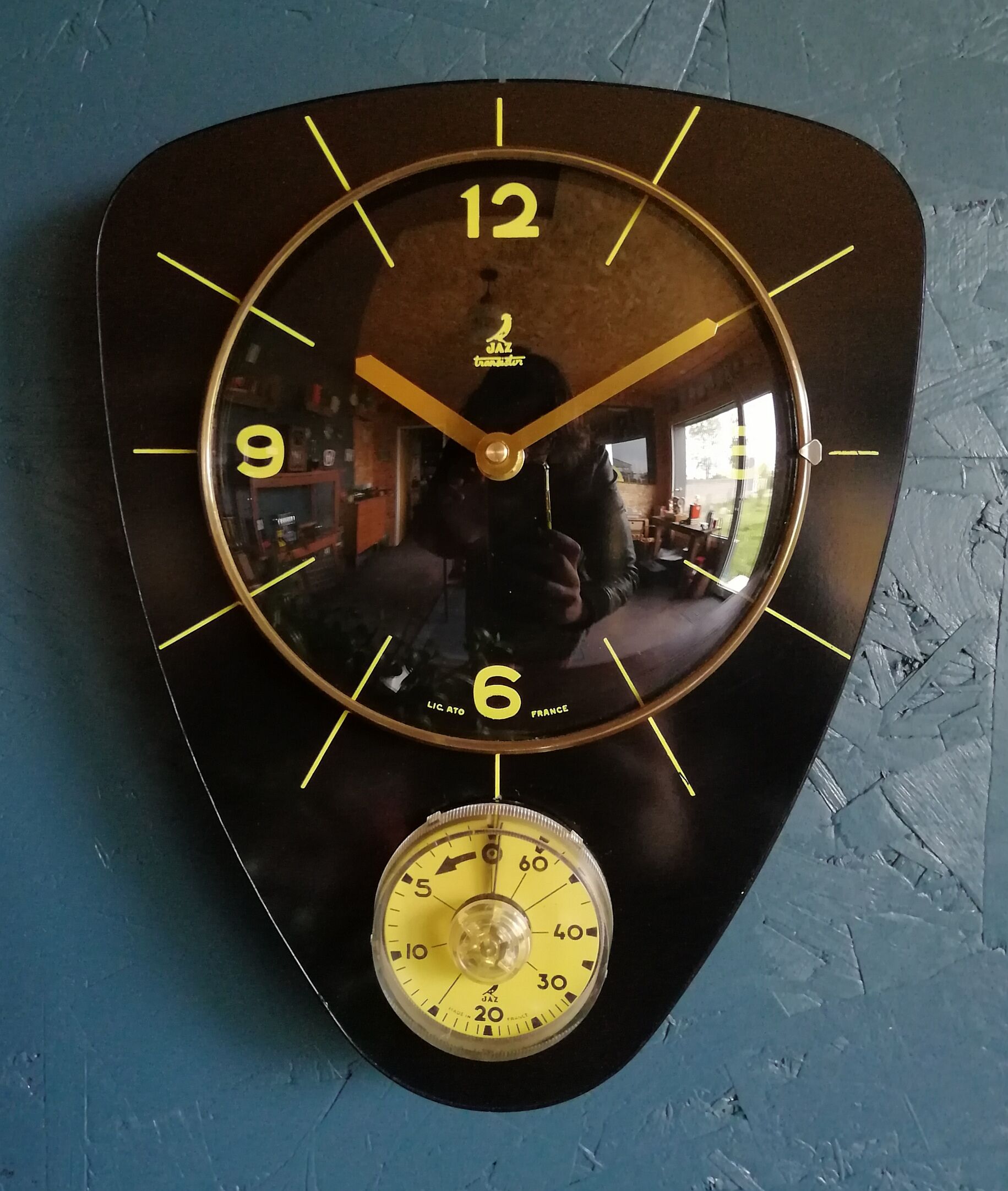 Clock formica vintage wall clock silent timer "Jaz transistor black yellow"