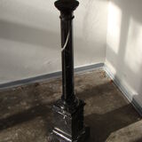 Pilier ou colonne en marbre noir