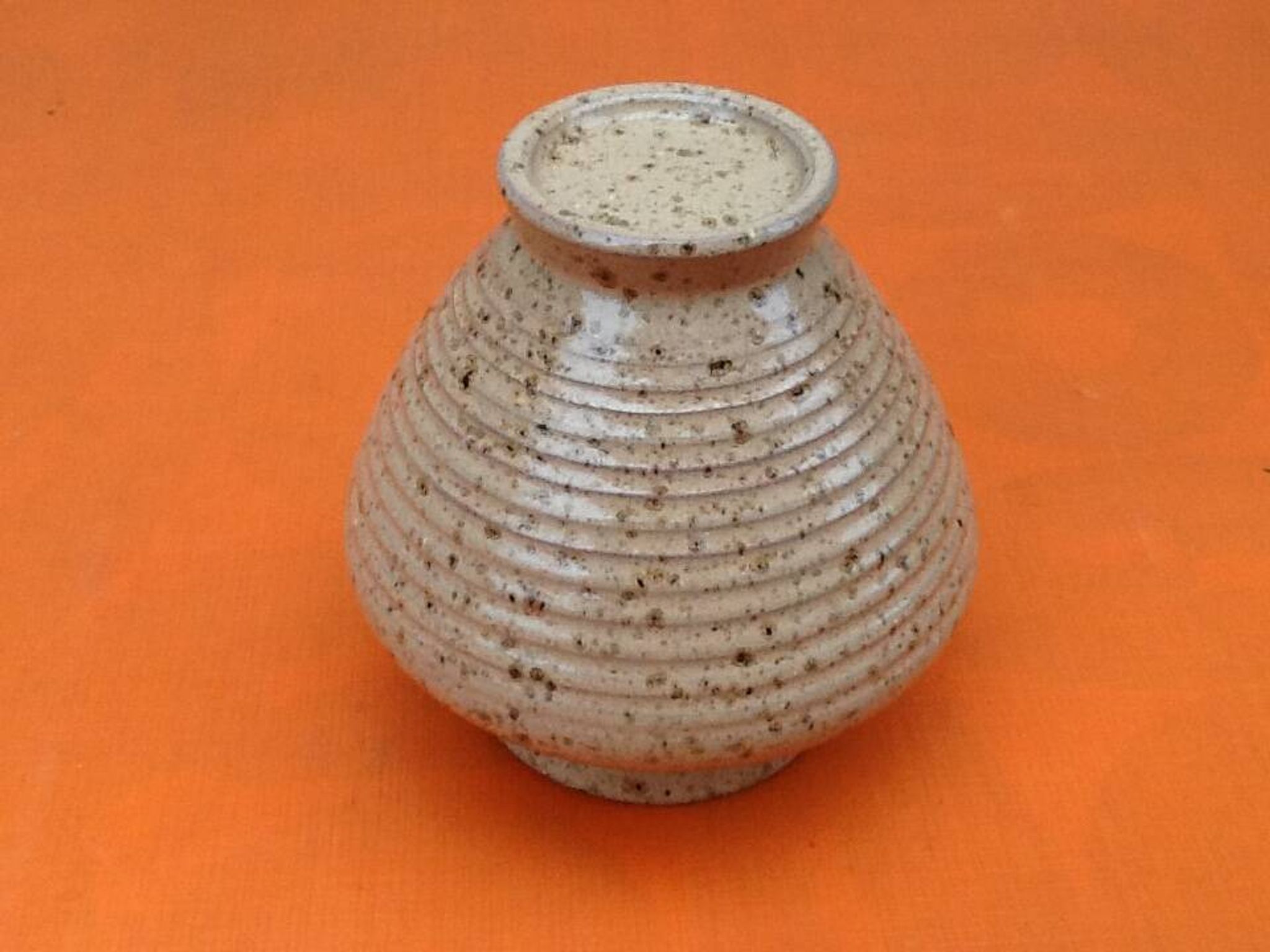 Vase toupie  céramique vernissée décor moucheté