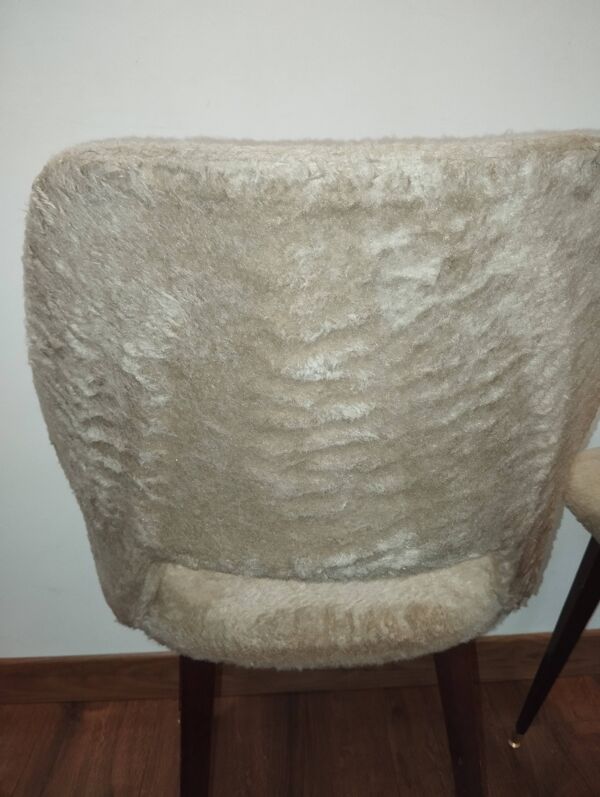 Chaises vintage moumoute beige