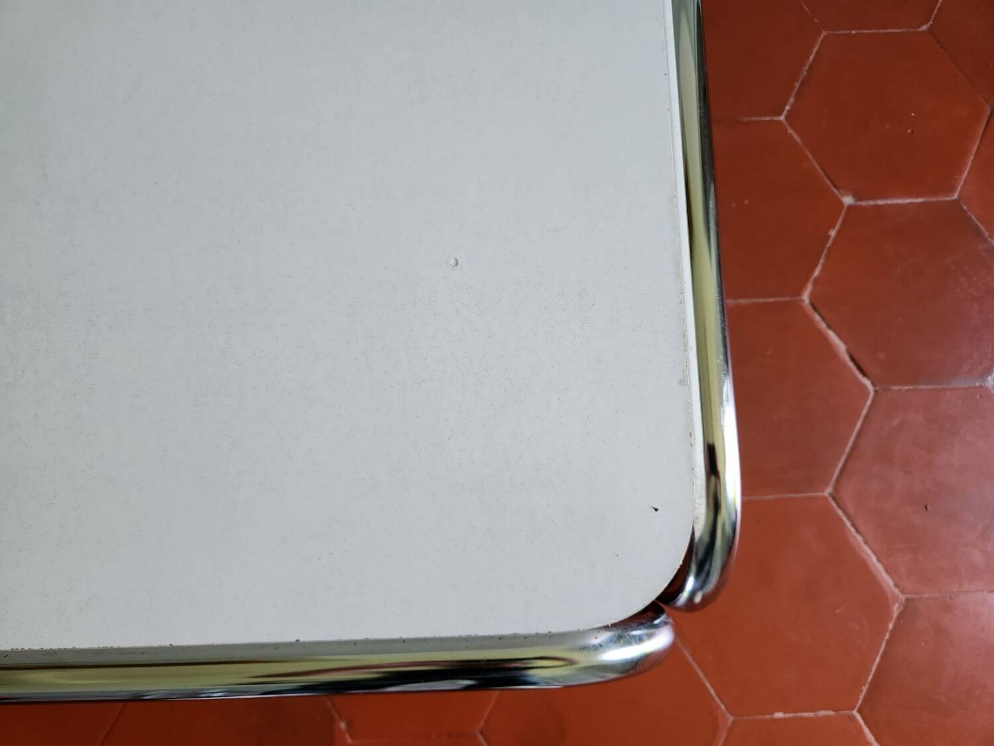 Chrome coffee table 70