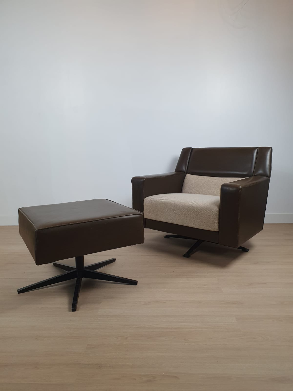 Pair of armchairs 70s