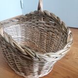 Basket with wicker basket handle