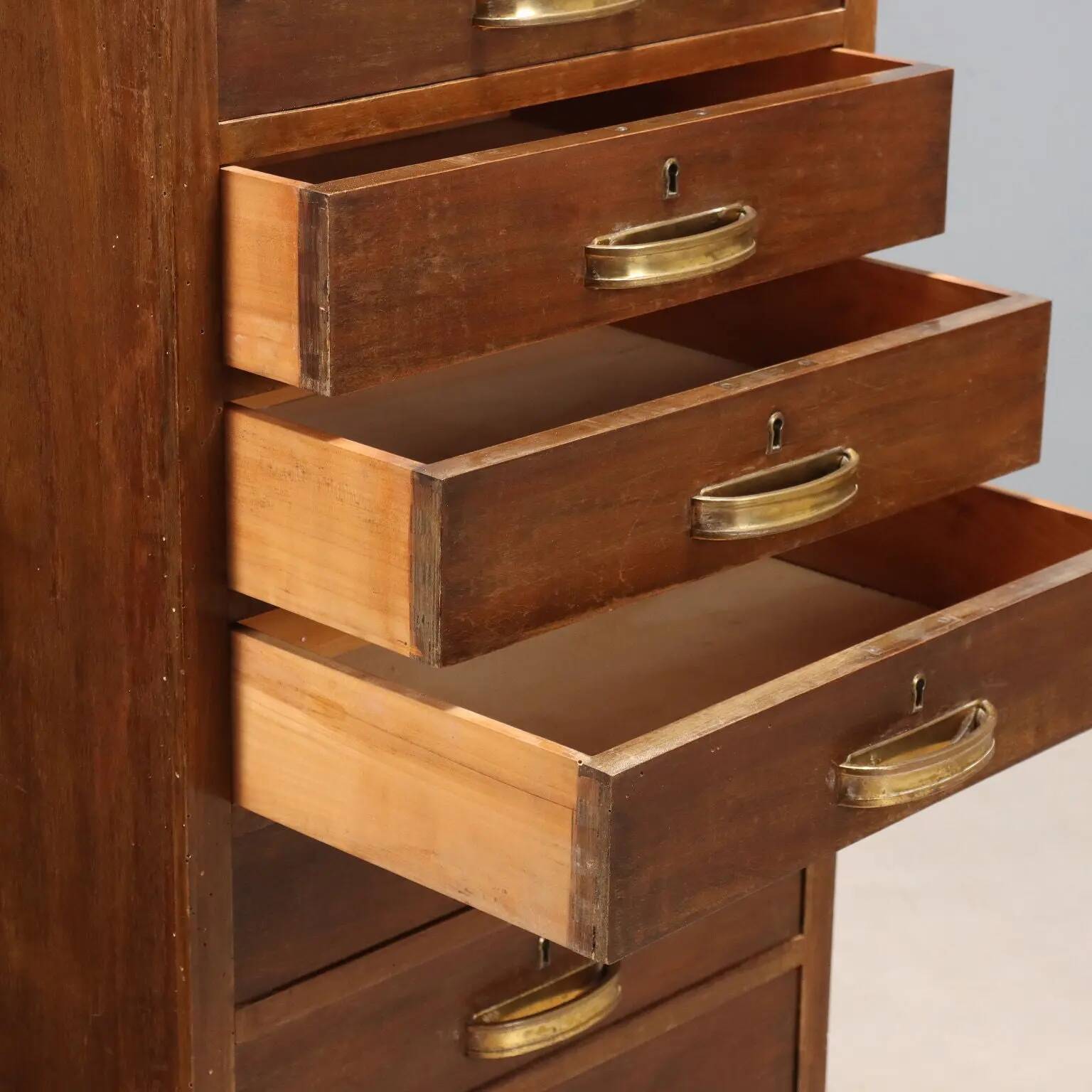 Vintage commode with 8 drawers by Dino Fanciulli in poplar, Italy, 1950s.
