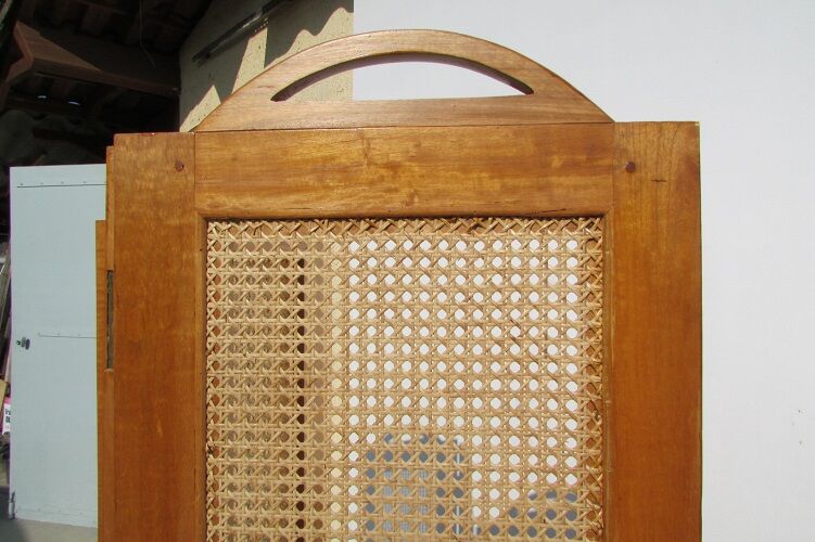 Screen 3 before, oak and cannage