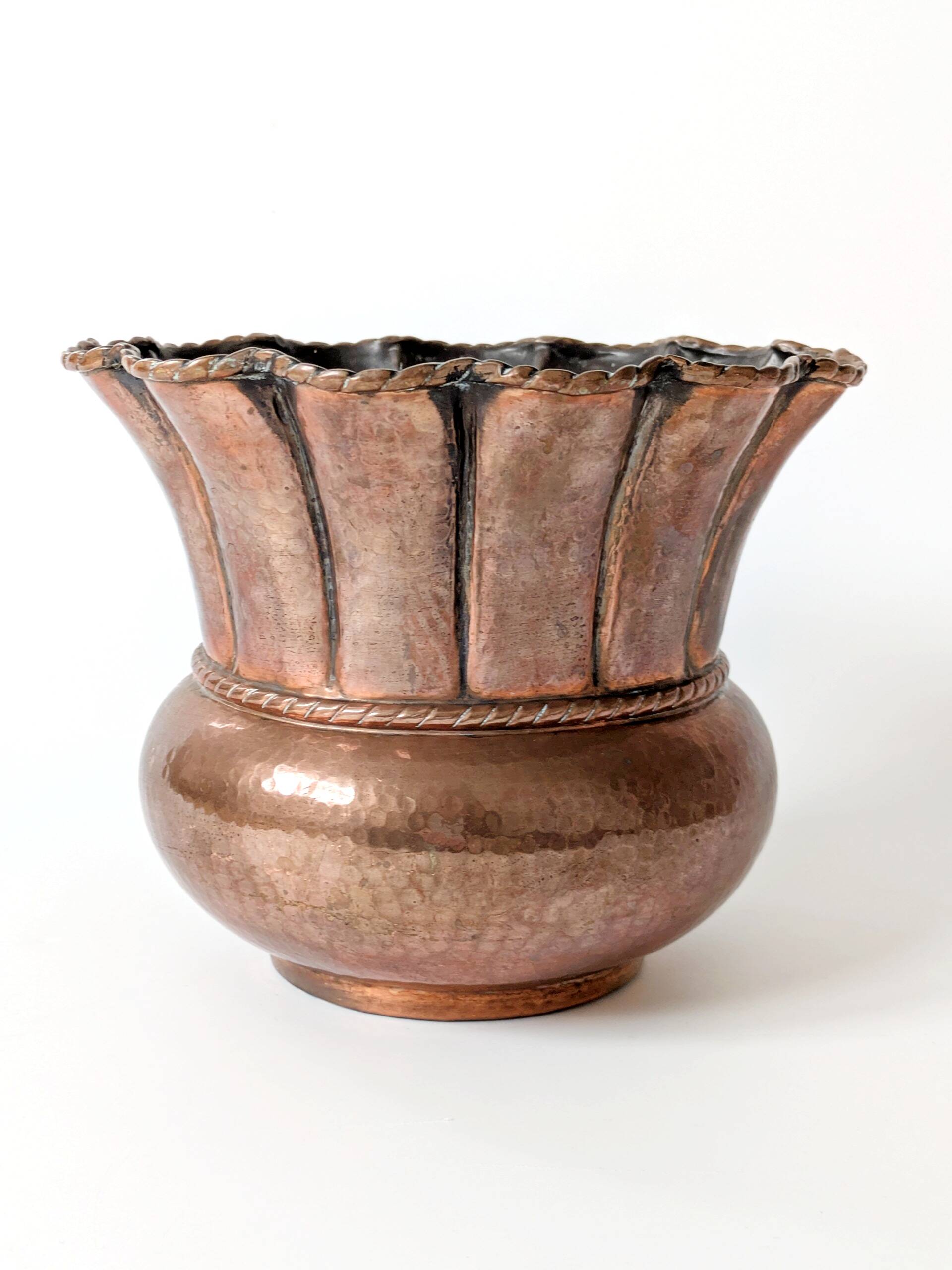 Vintage Italian hammered copper plant pot