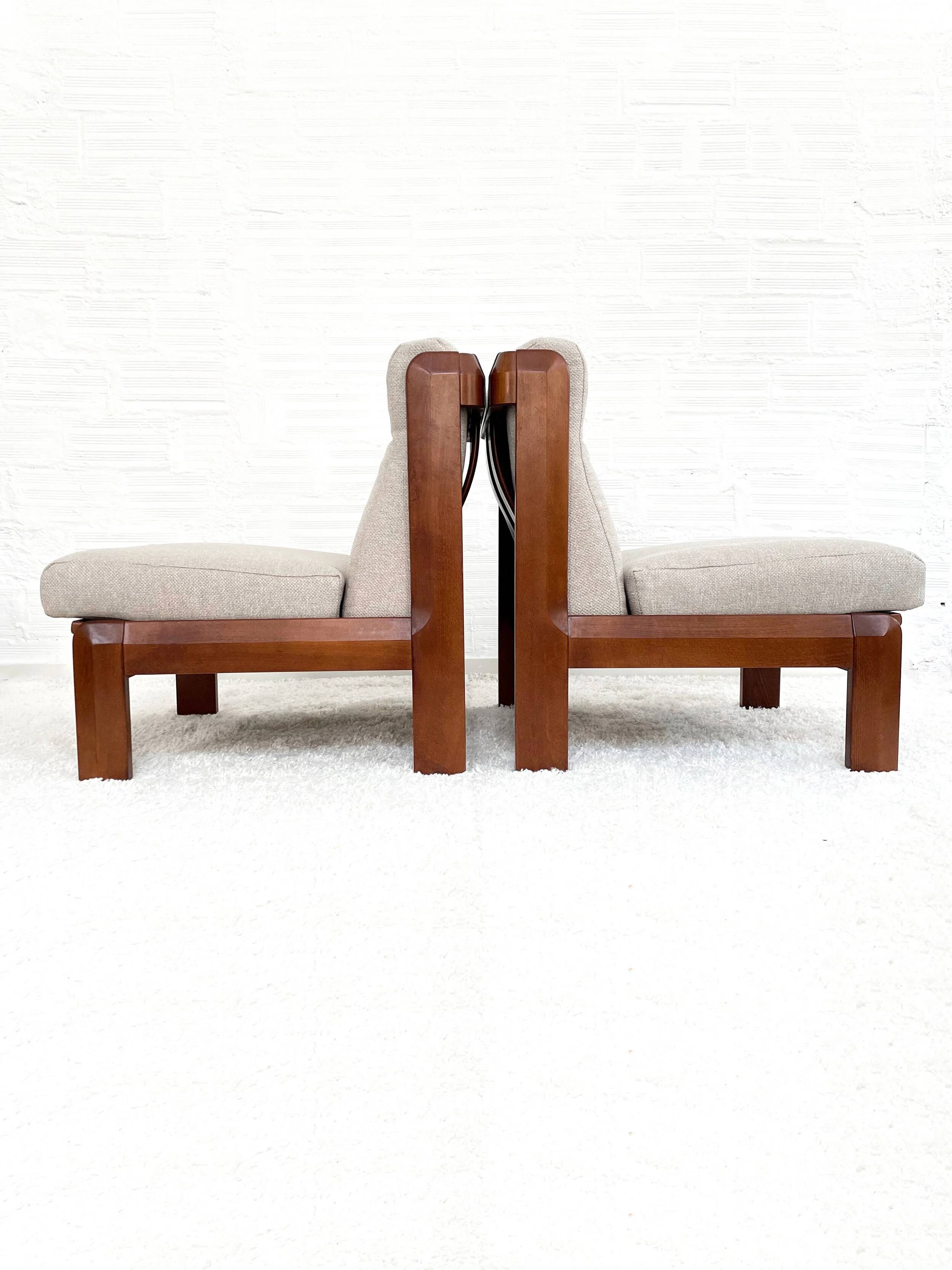 Guilleumas armchair. Upholstered in raw. Spain 70s