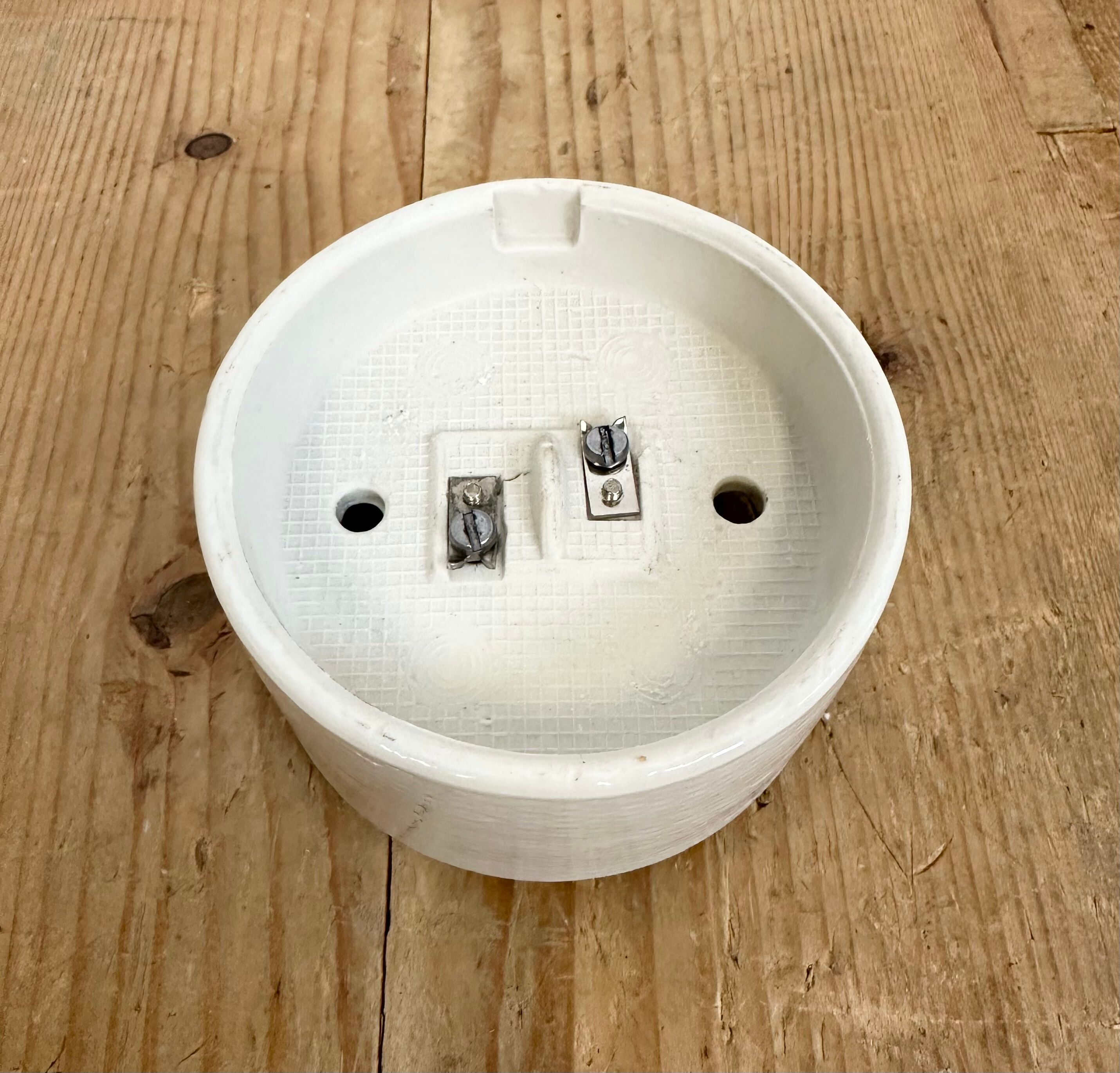Plafonnier vintage en porcelaine blanche avec verre dépoli, années 1970