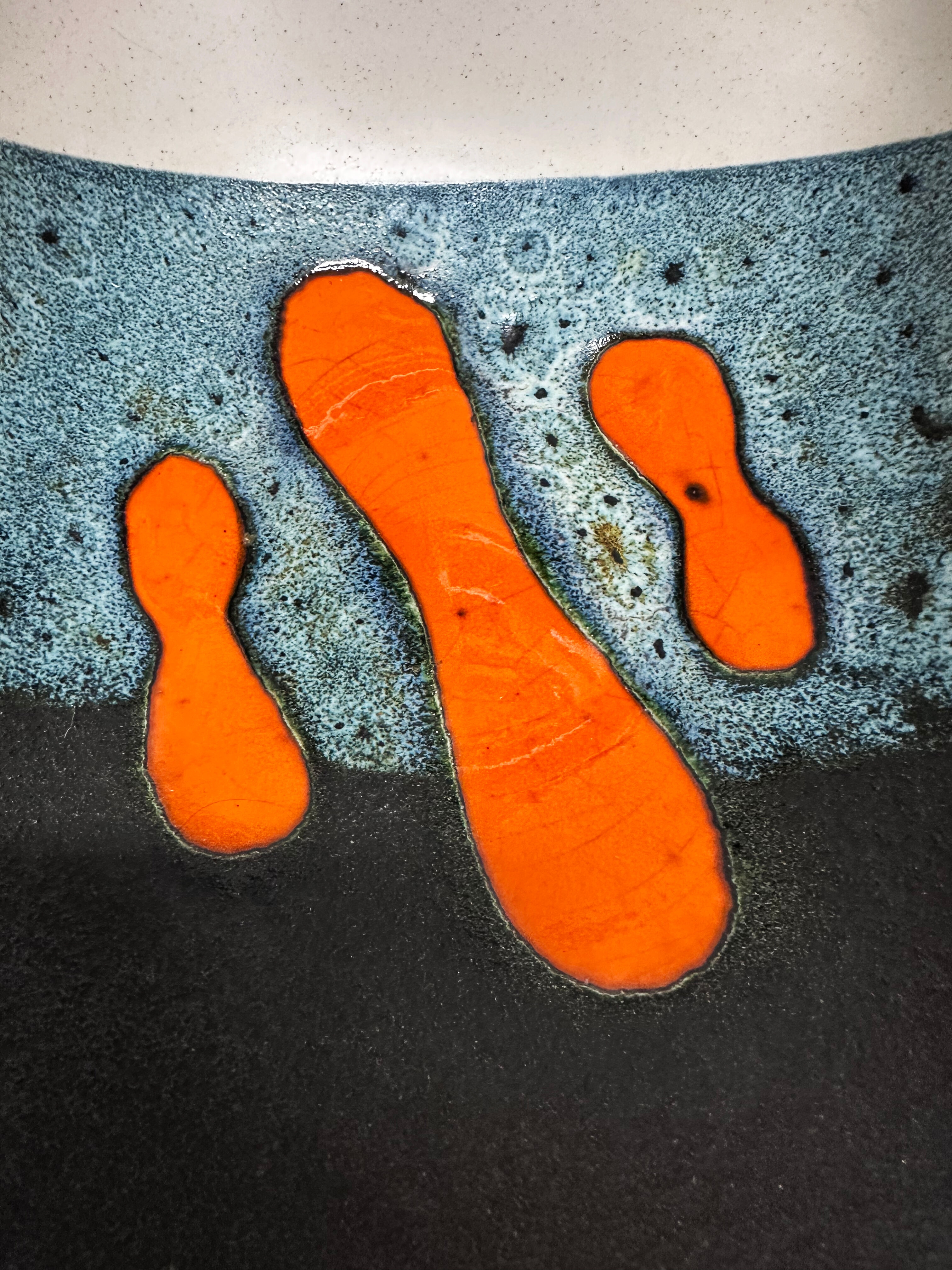 Rare set of three Elchinger Atelier ceramic bowls. France, 1950.