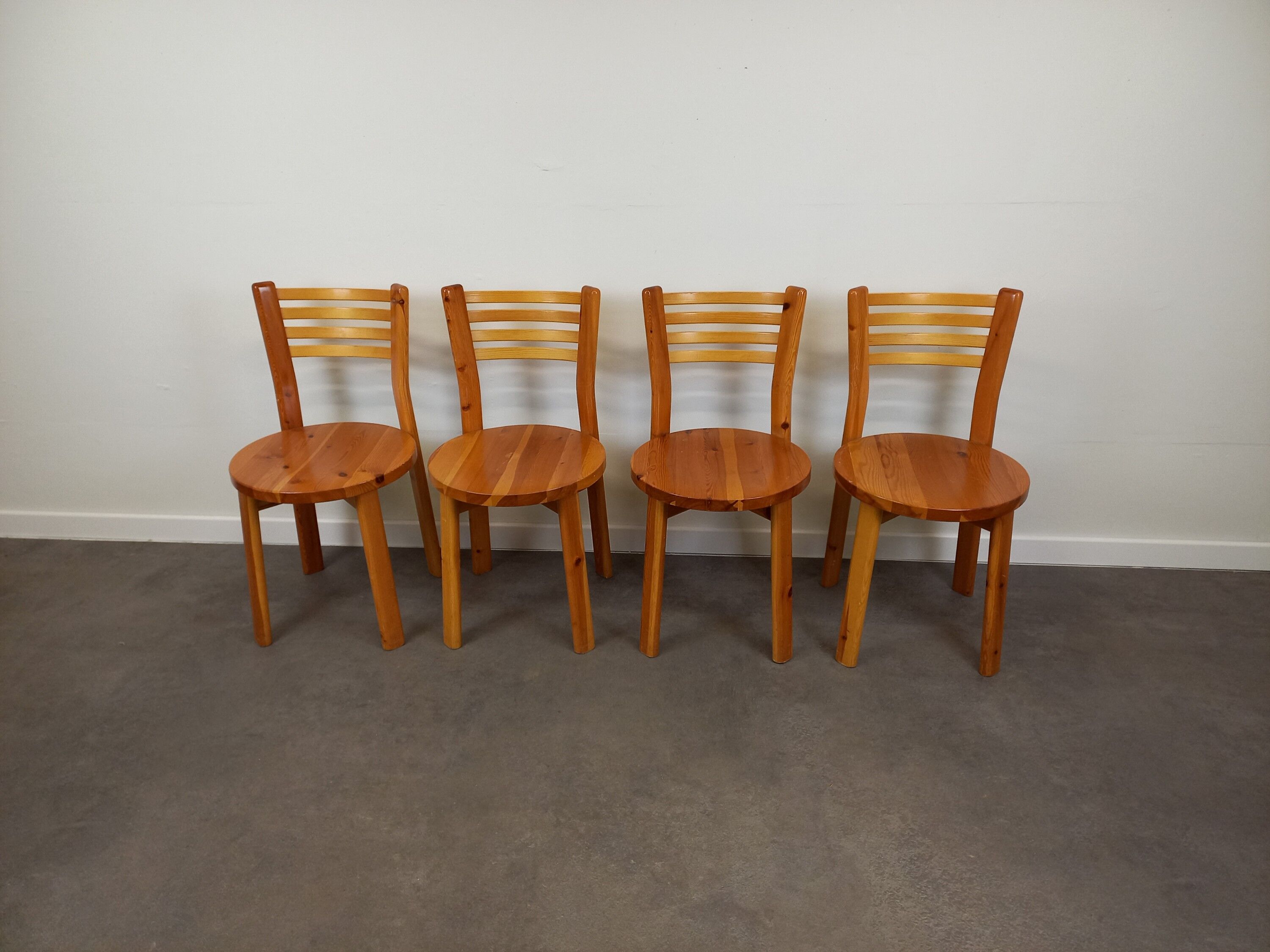 Chaises en pin années 80 set de 4