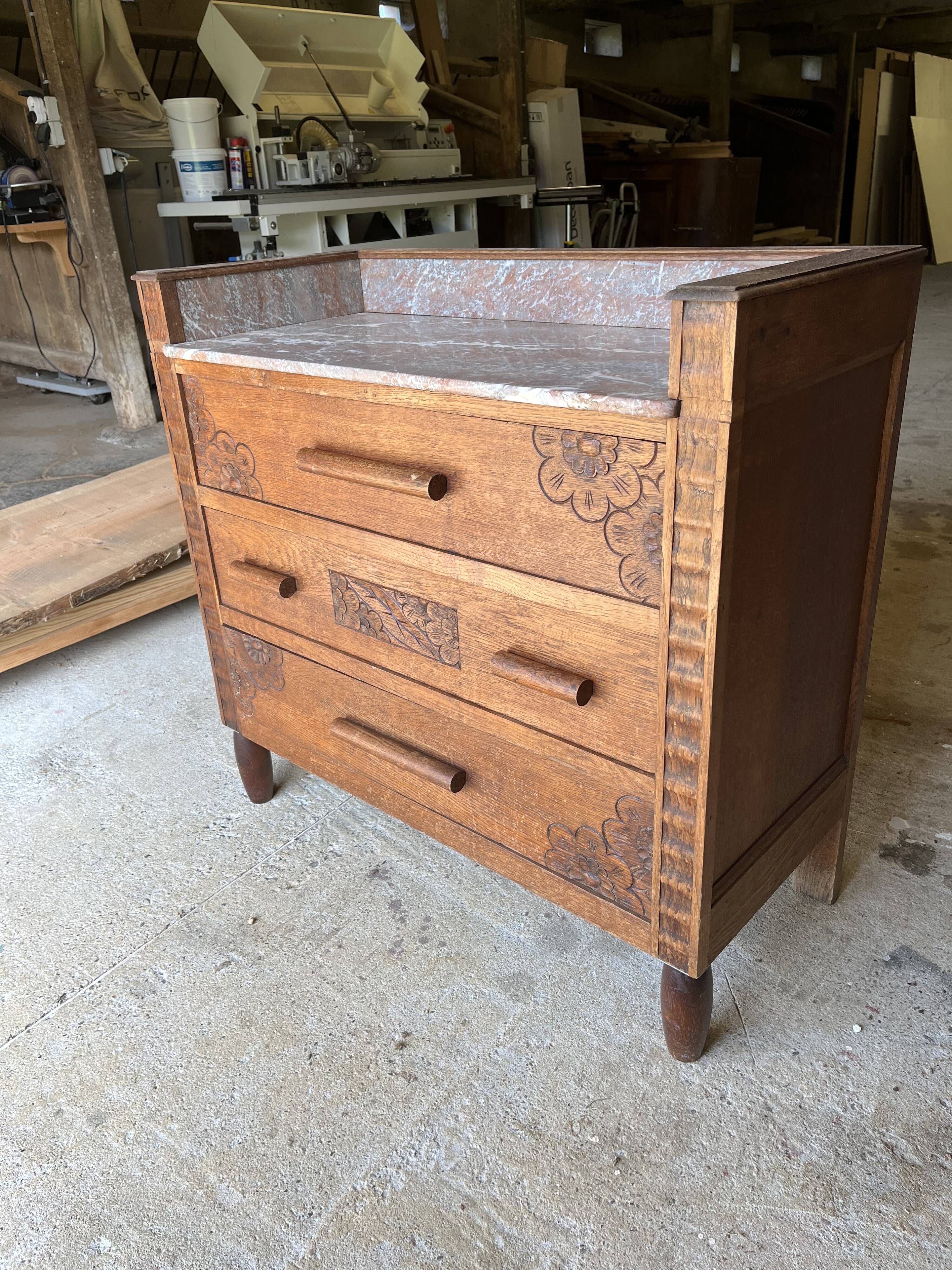 Chest of drawers
