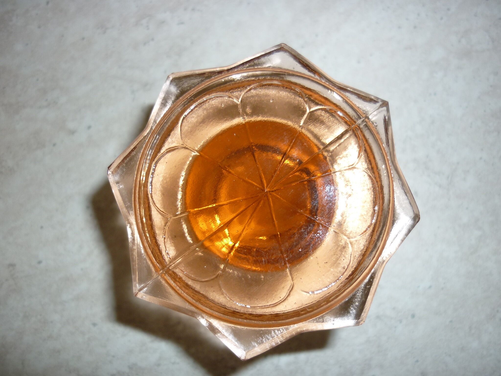 Art Deco carafe in pink transparent glass with cap