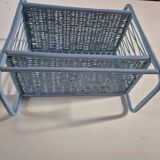 etagere en rotin vintage bleue  largeur 35cm hauteur 34cm profondeur18cm