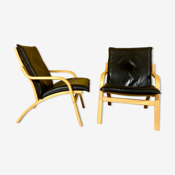 Pair of black leather armchairs by Mogen Hansen model 101