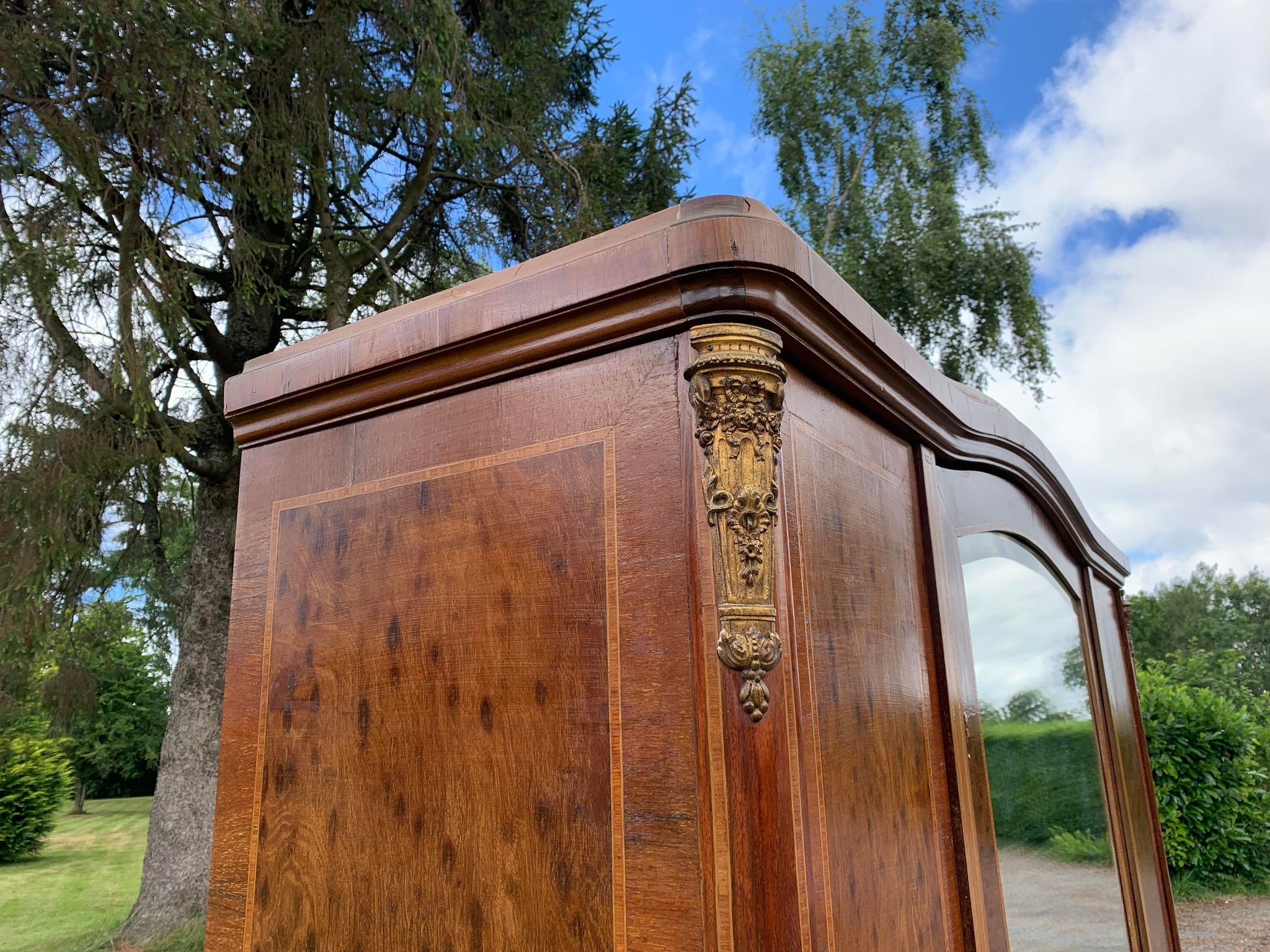 Armoire 1900 avec miroir style Louis XVI
