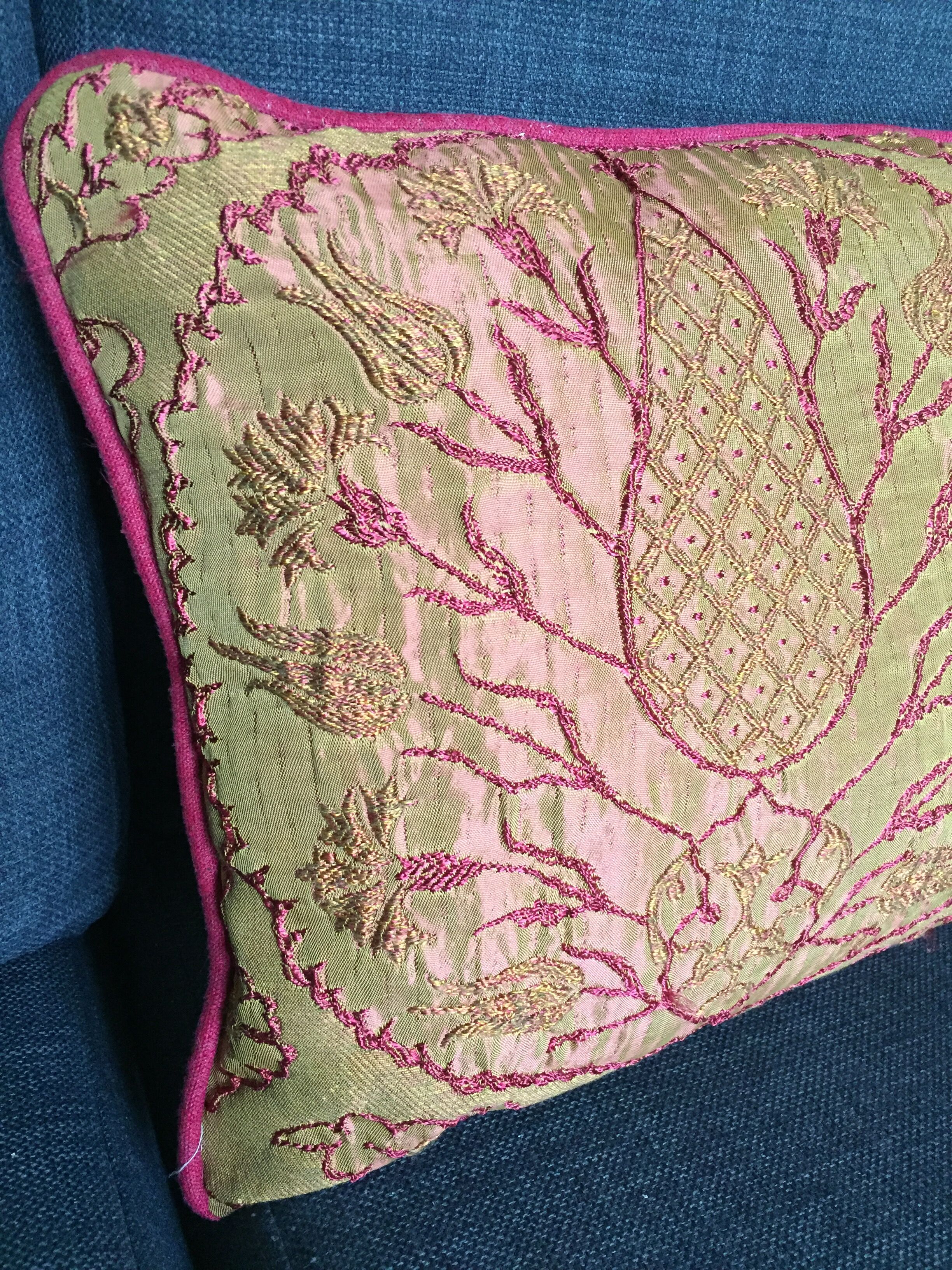 Decorative pillow case in brocade with ottoman turkish 16th century motifs
