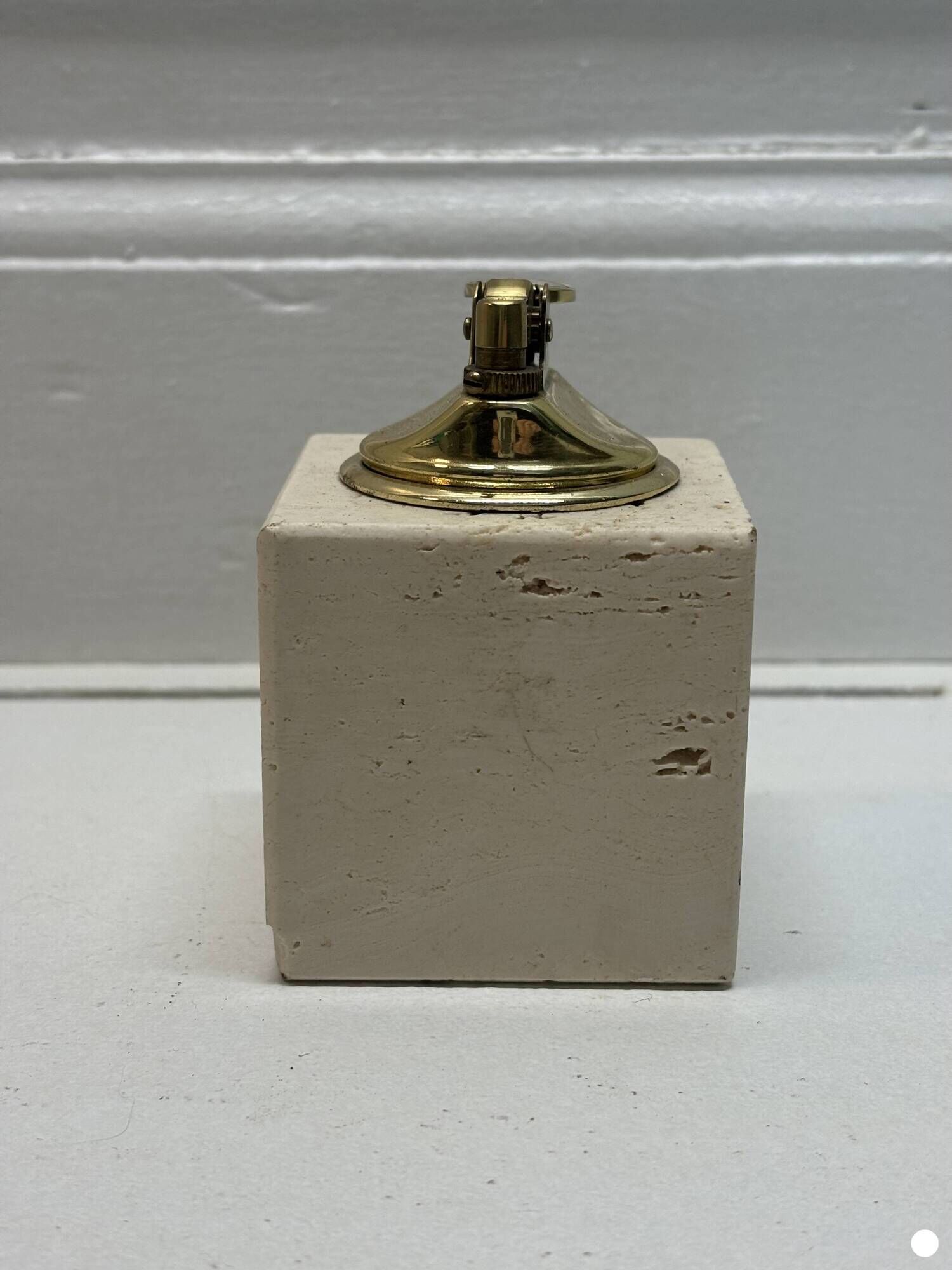 Travertine table lighter