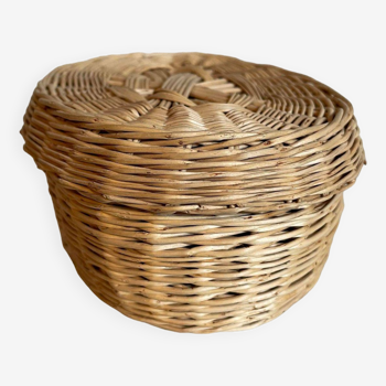 Small beige wicker box