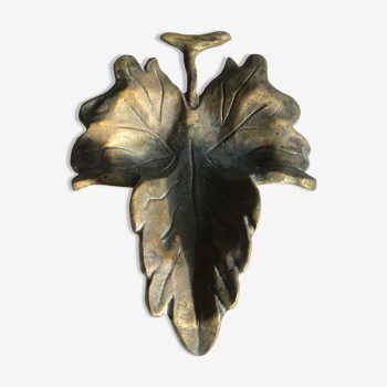Vide poche ou cendrier feuille en bronze ancien