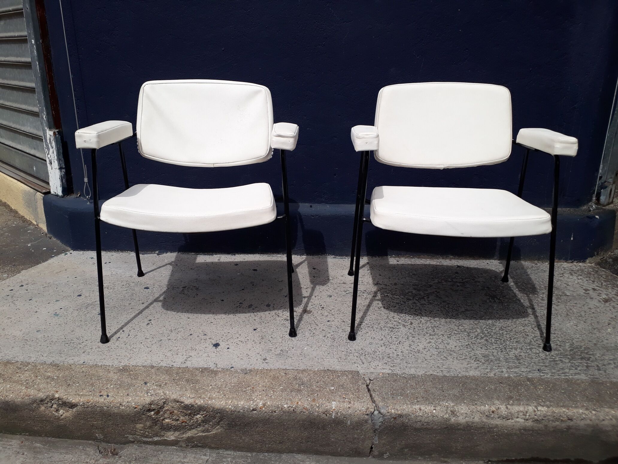 Pair of armchairs CM 197 by Pierre Paulin edited by Thonet in 1950