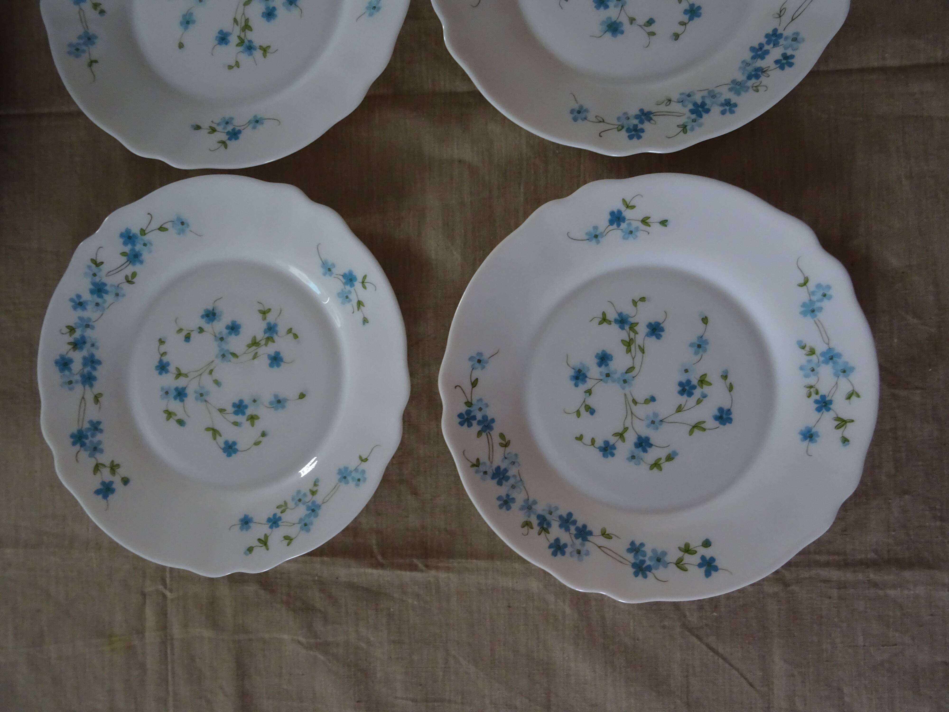 18 Plates Flat Desserts Hollow VERONICA BLUE FLOWERS Arcopal forget-me-not Lot EJ