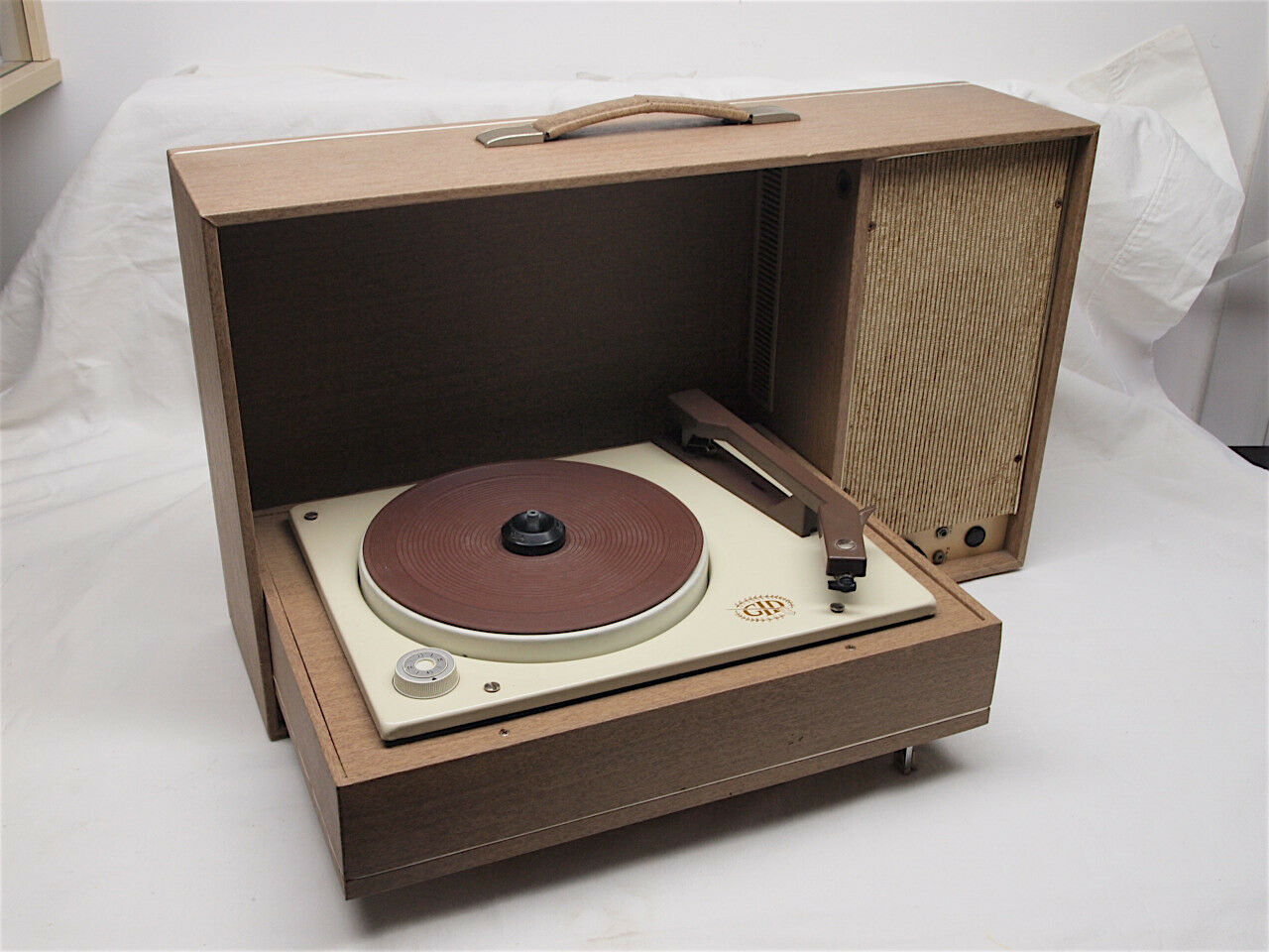 Beautiful record player gid vinyl design swedish