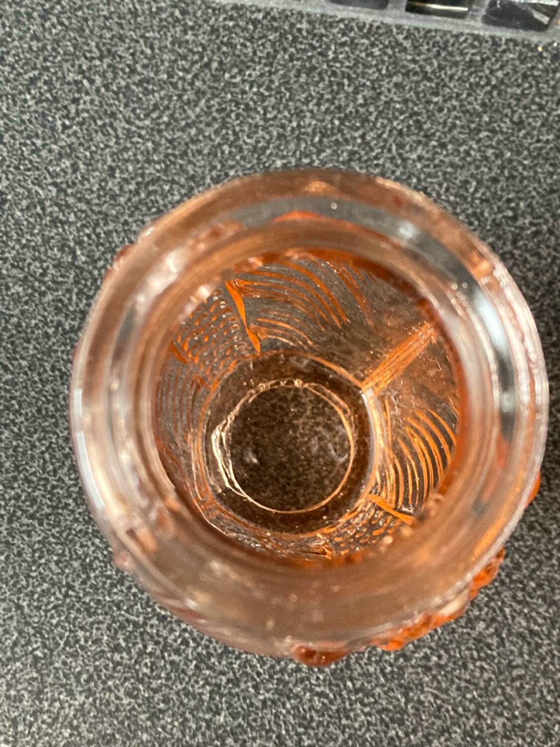 Vase Rosaline en verre moule rose