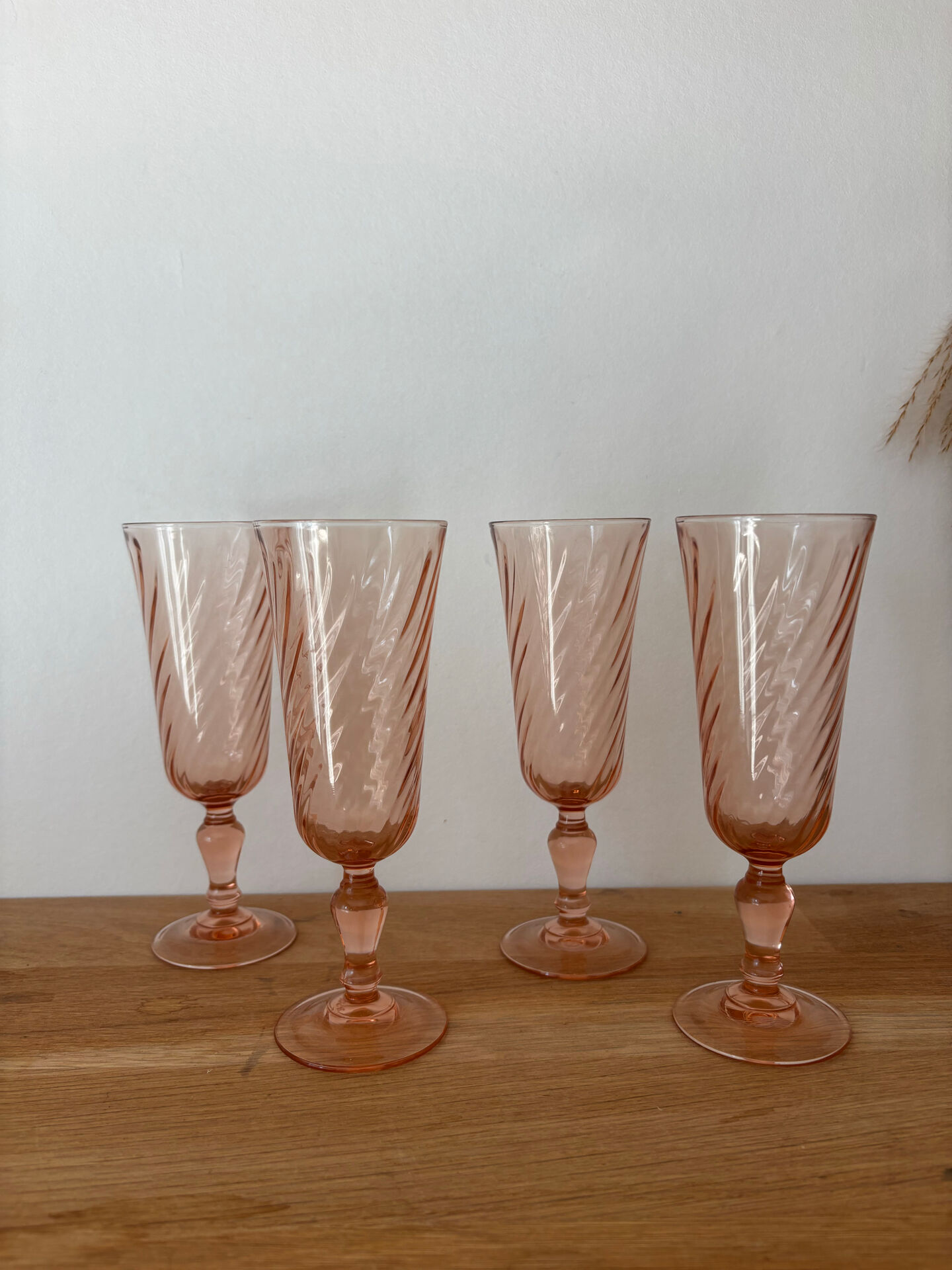 Vintage lot de 4 flûtes à champagne rosaline Luminarc