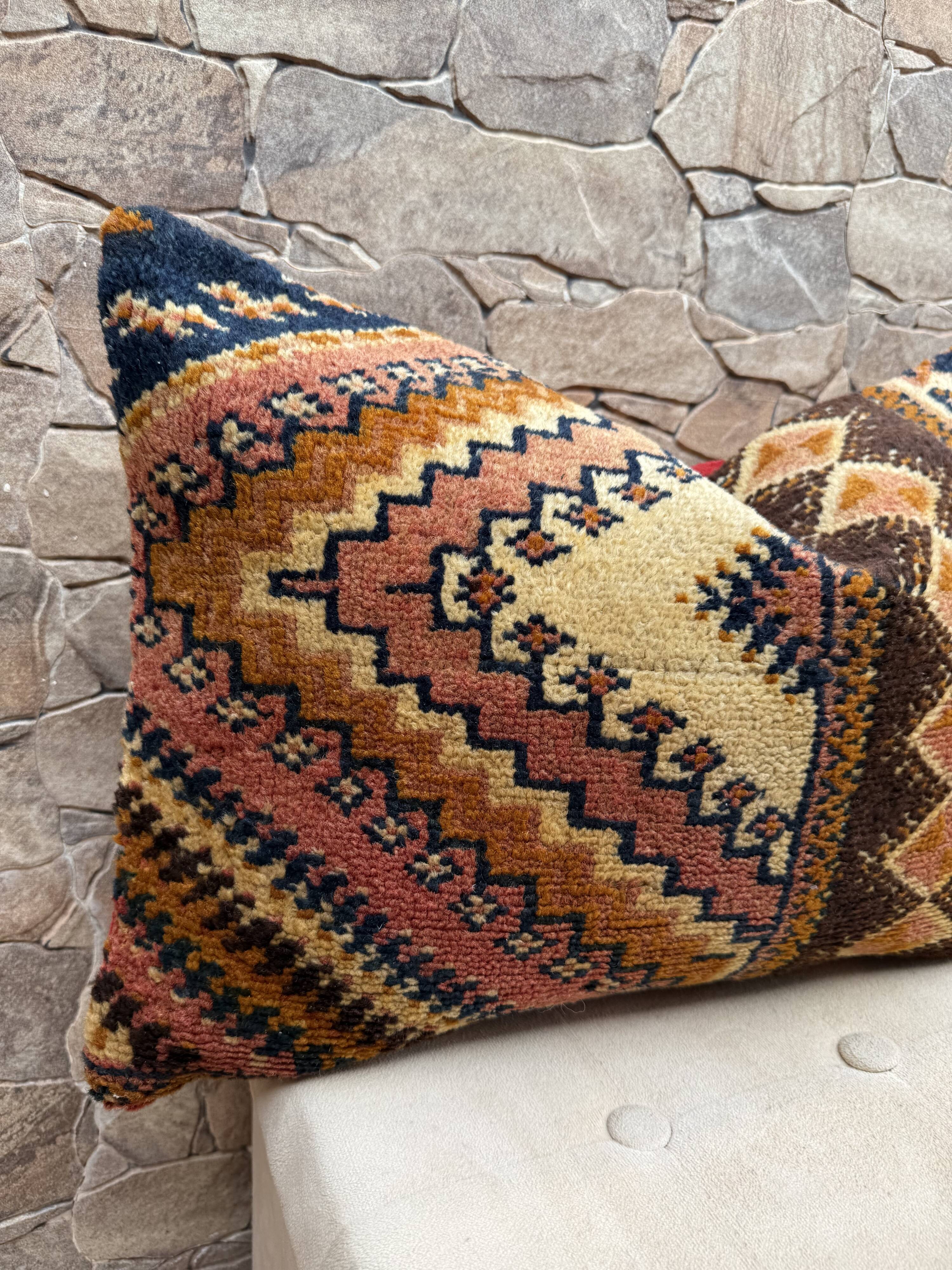 Housse de coussin vintage kilim berbère:Coussin en laine marocaine 60x40cm