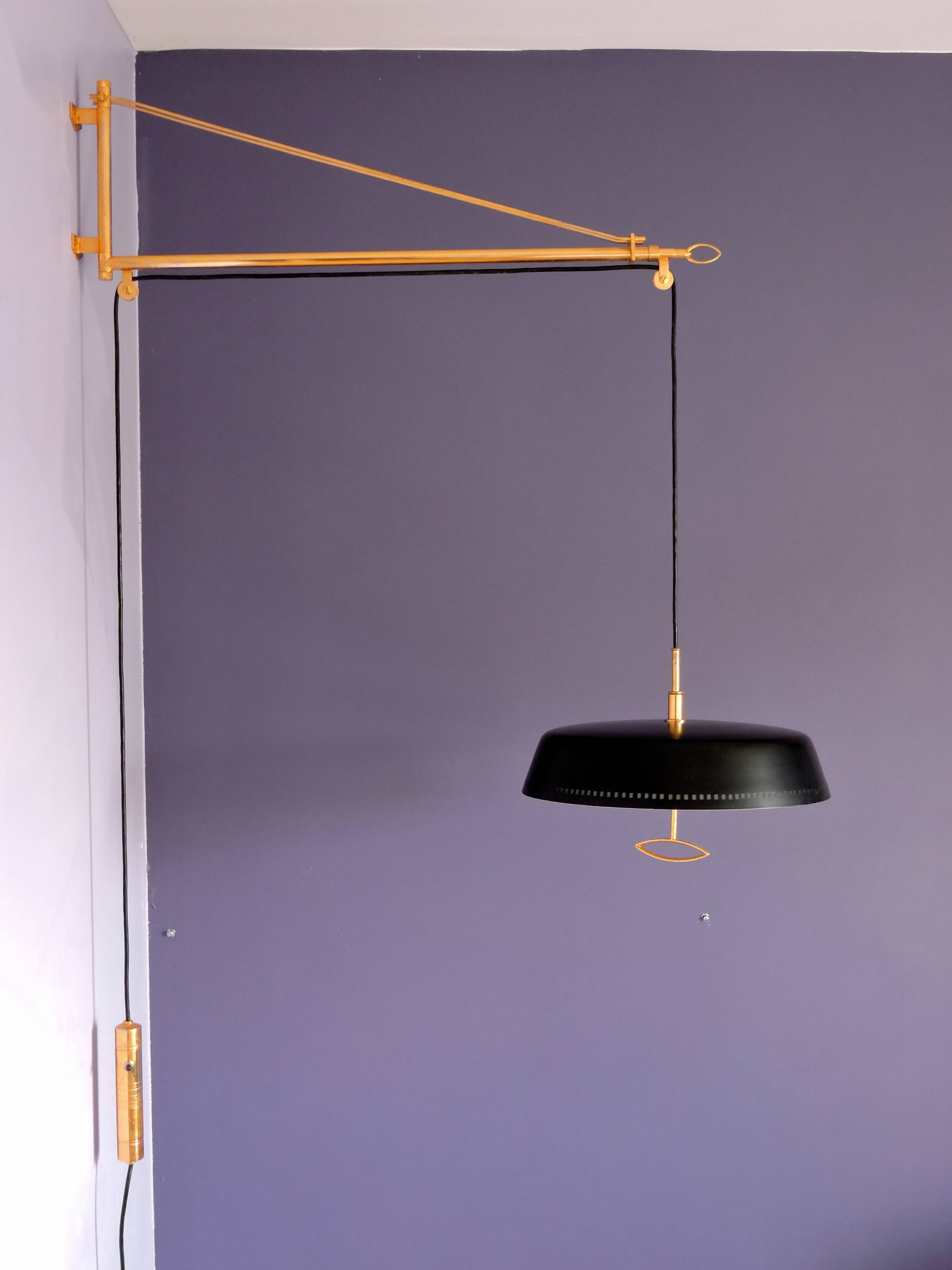 Wall lamp with telescopic counterweight Stilnovo brass